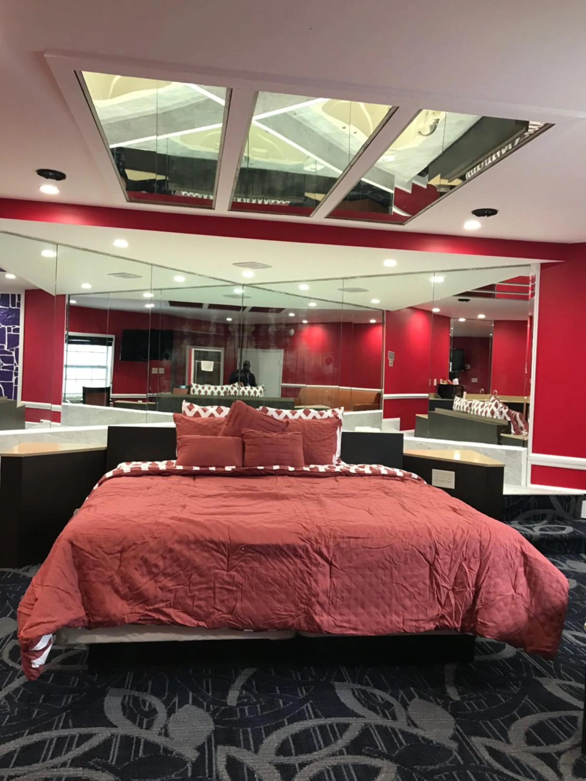 Bed in Inn of the Dove Cherry Hill - Philadelphia