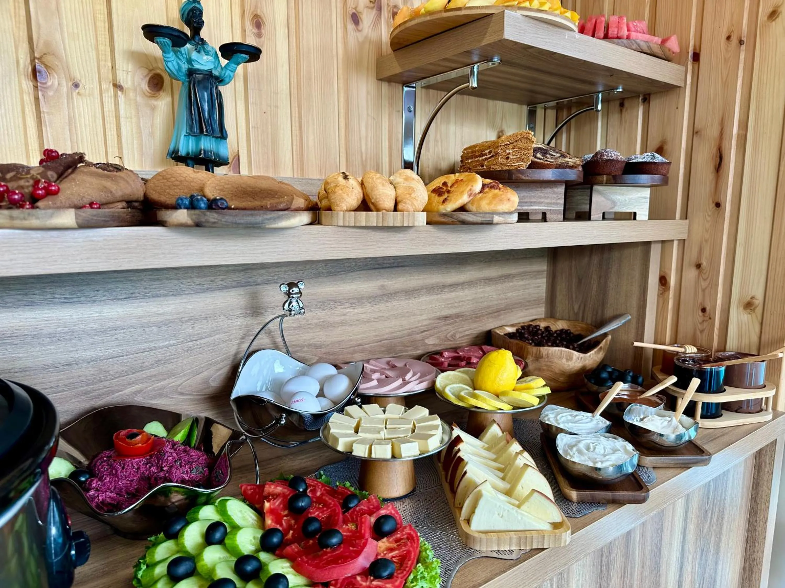 Buffet breakfast in Hotel Park