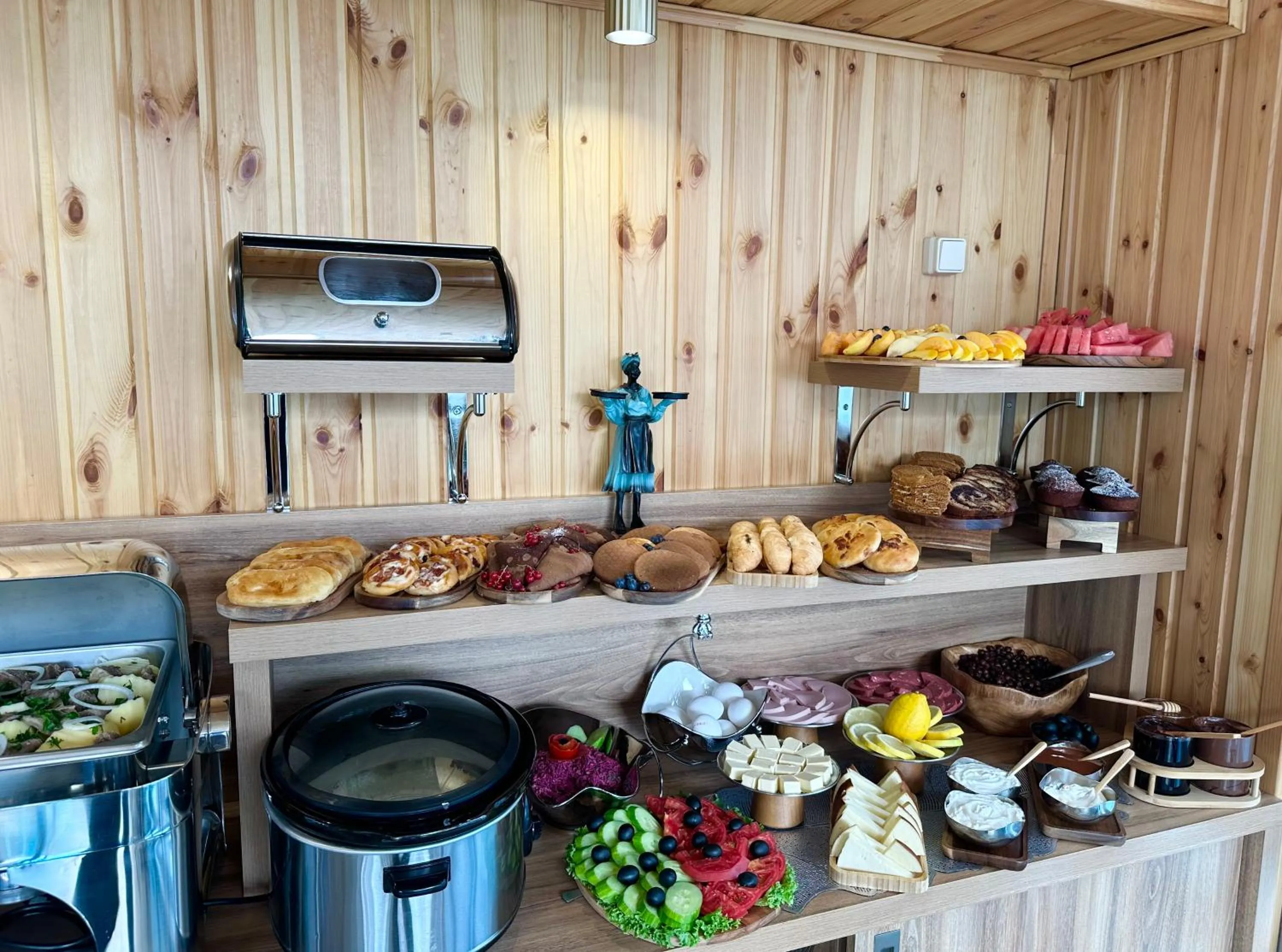 Buffet breakfast in Hotel Park