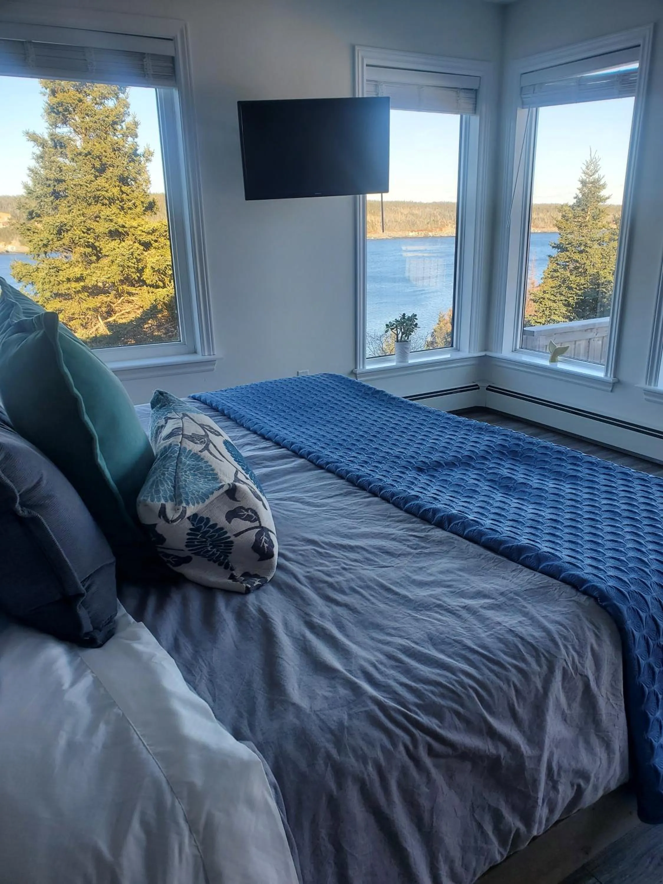 Bed in Whale House Guest House