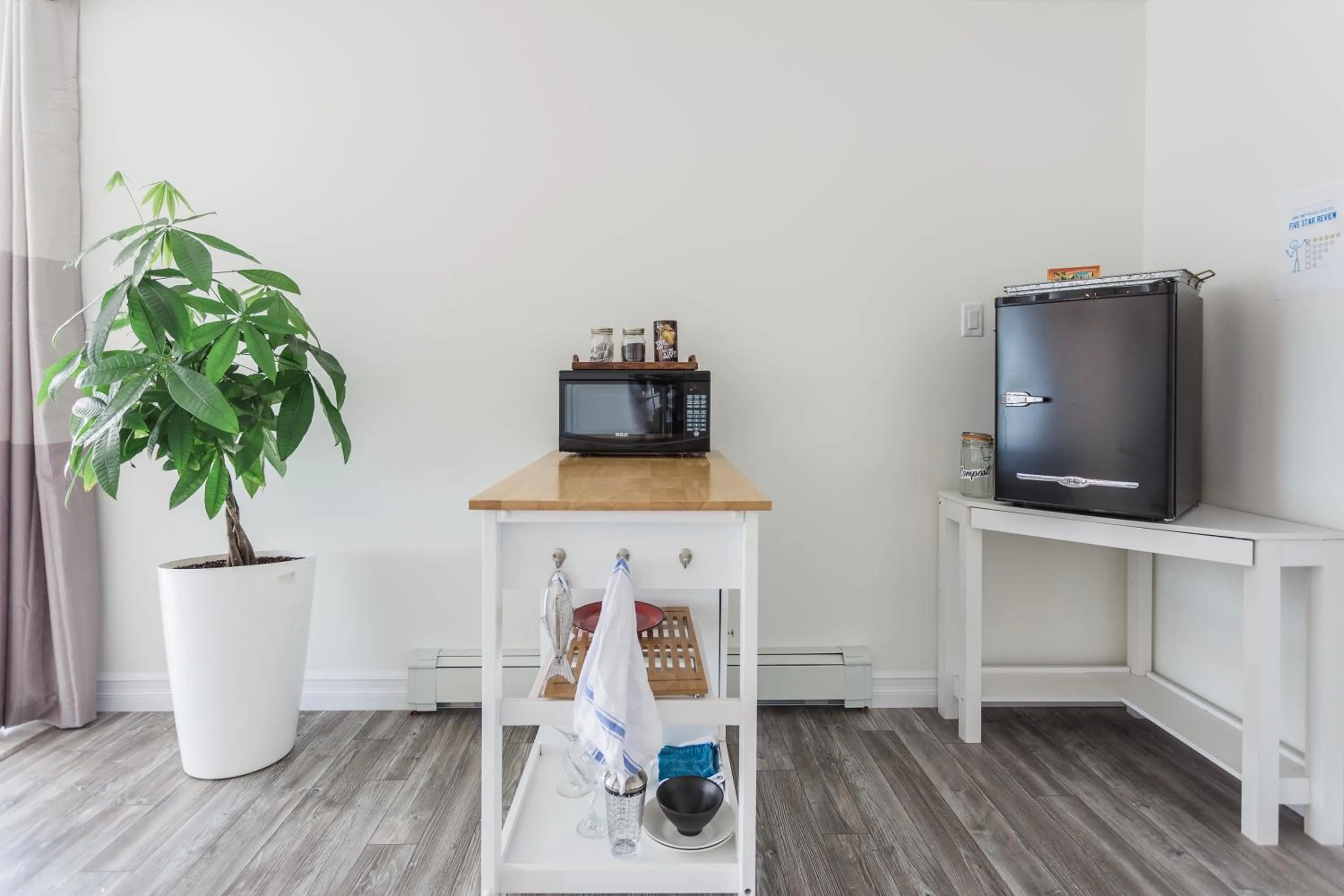 Coffee/tea facilities in Whale House Guest House