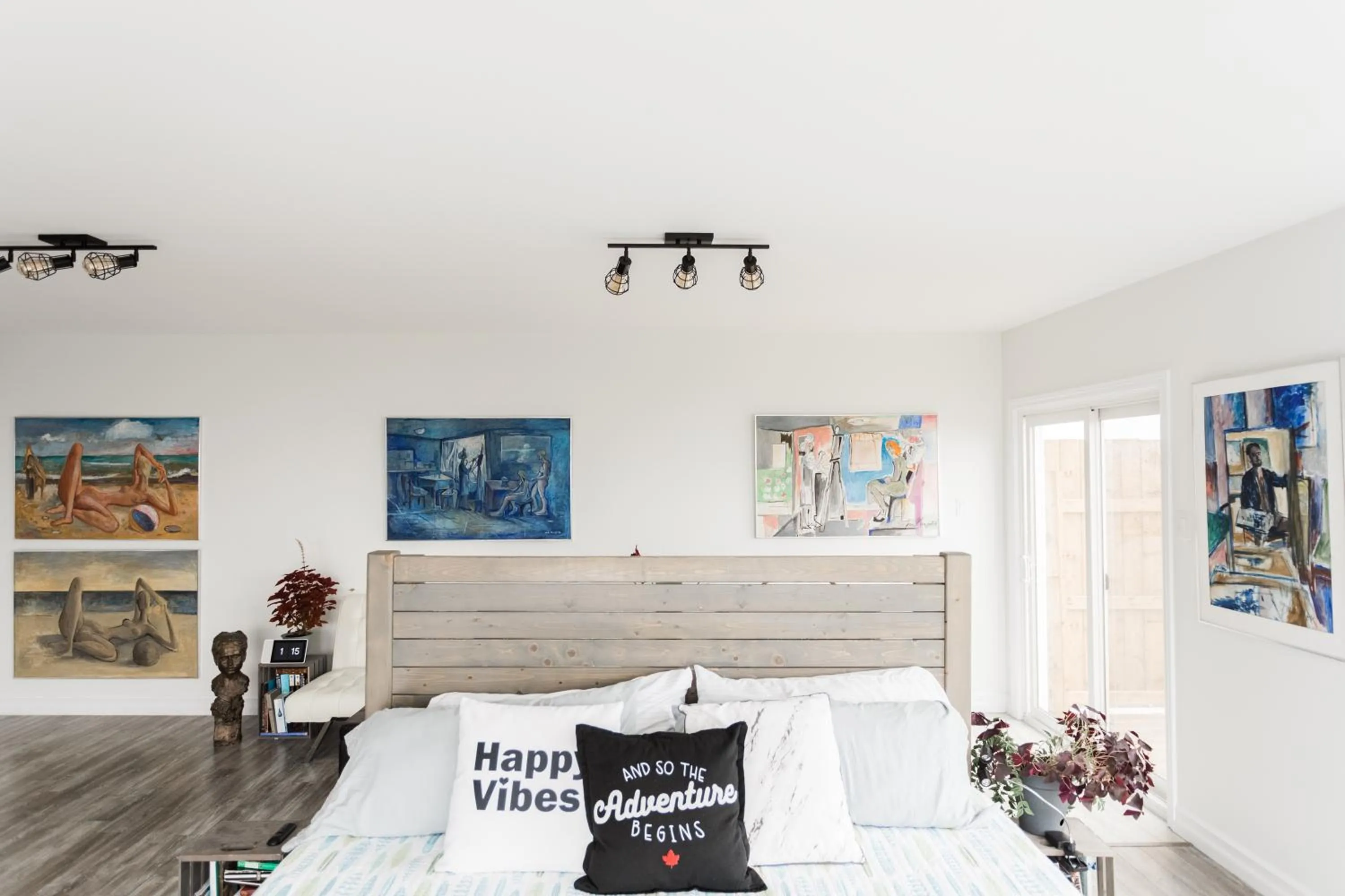 Bed in Whale House Guest House