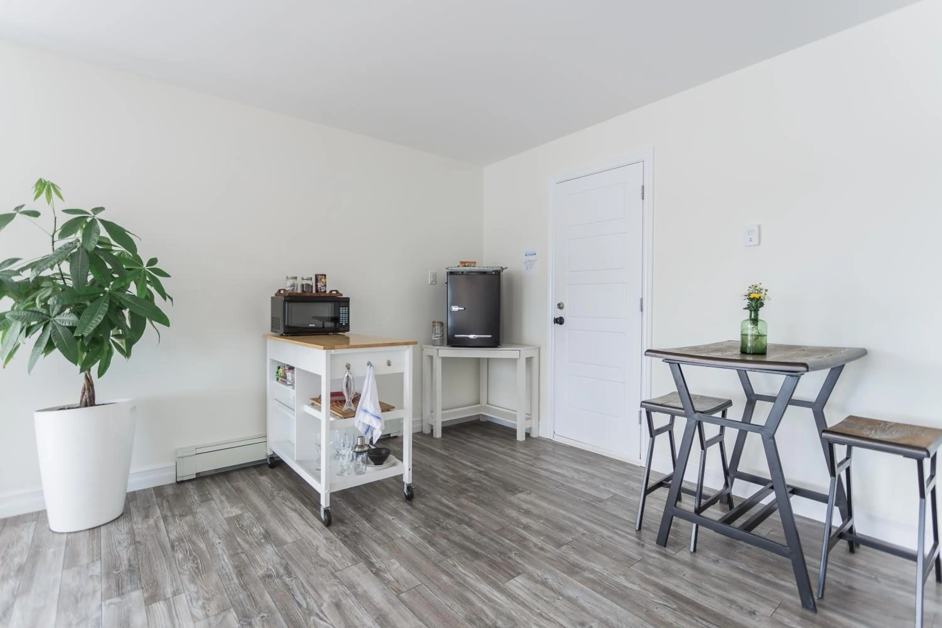 Coffee/tea facilities in Whale House Guest House