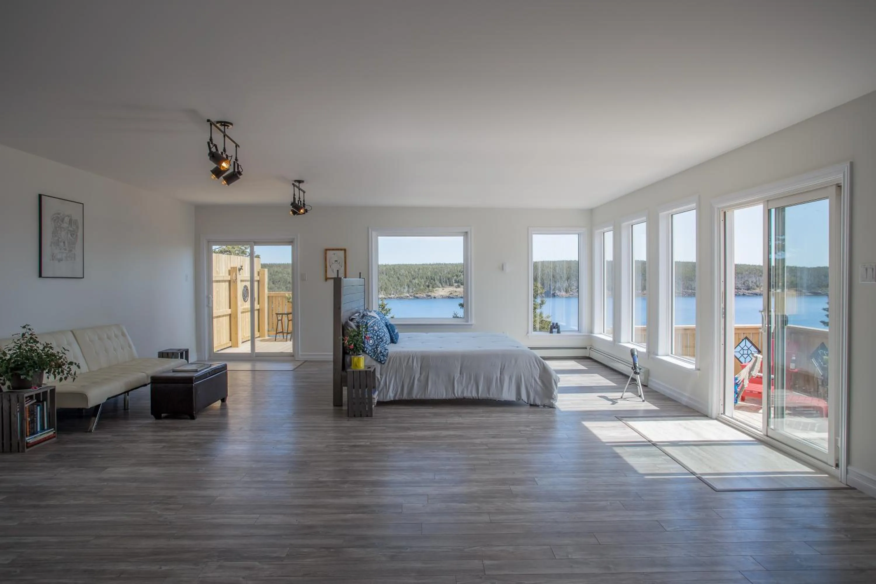 Patio, Bed in Whale House Guest House