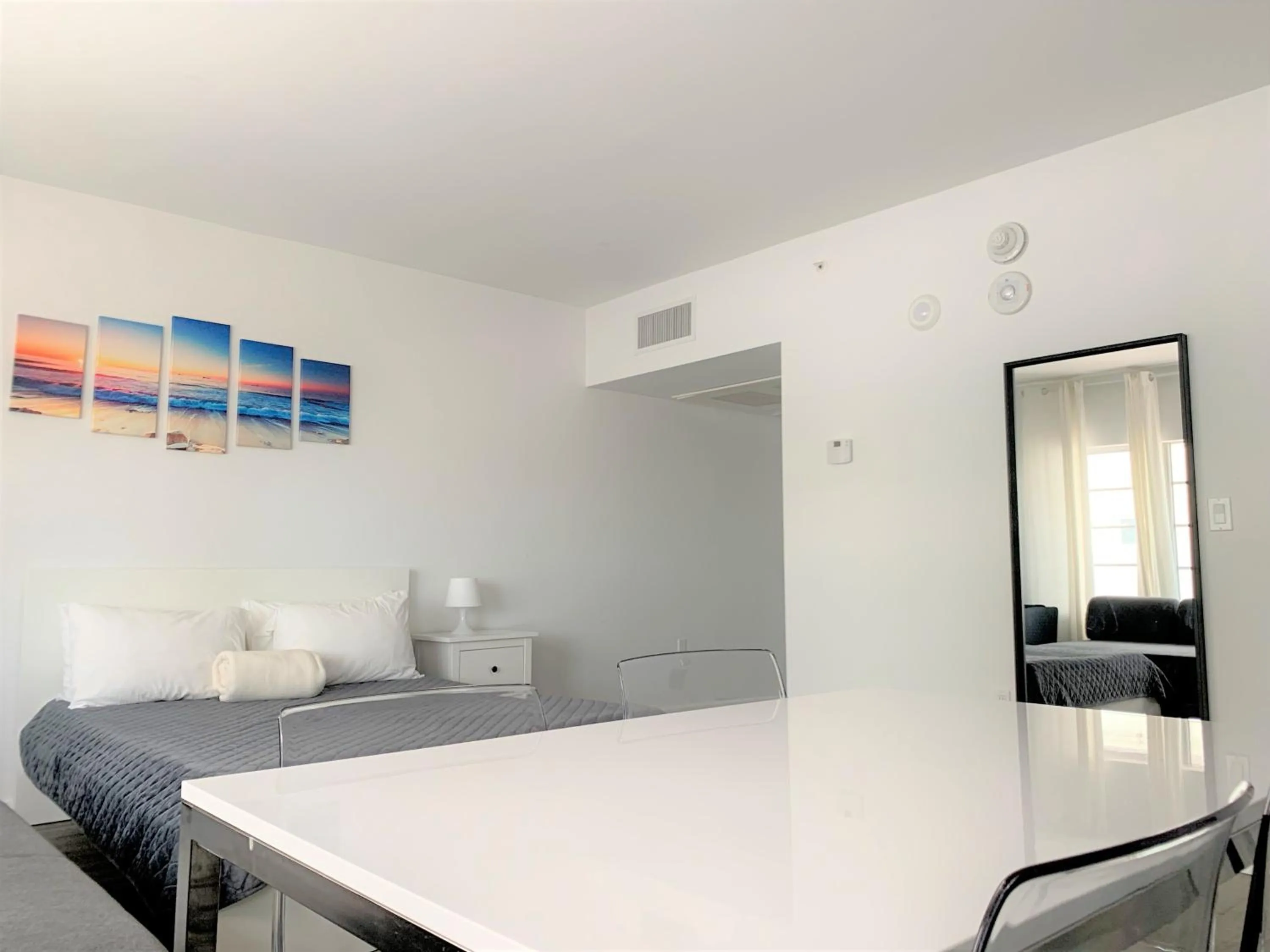 12th & Ocean Suites by LuxUrban