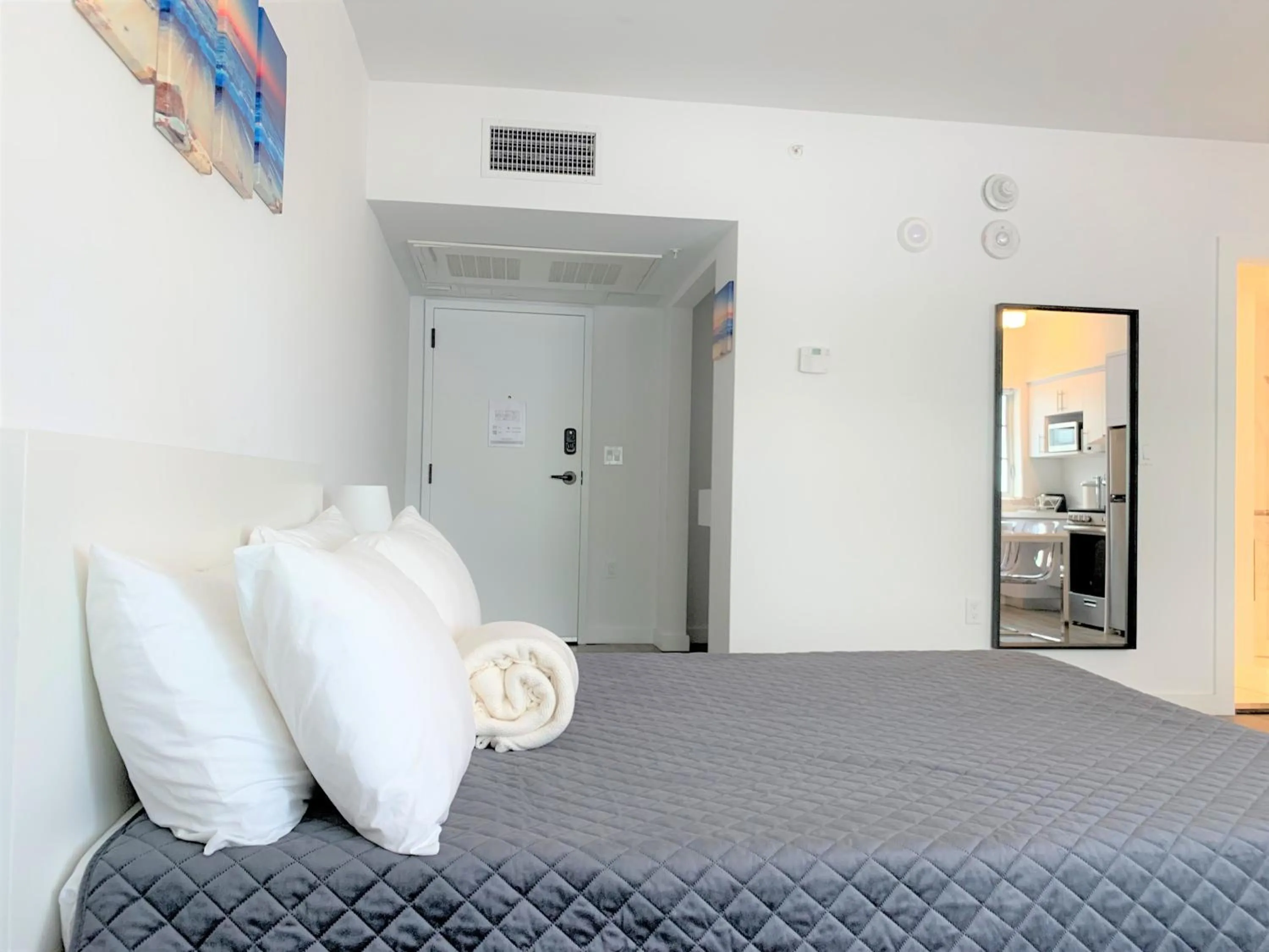 12th & Ocean Suites by LuxUrban