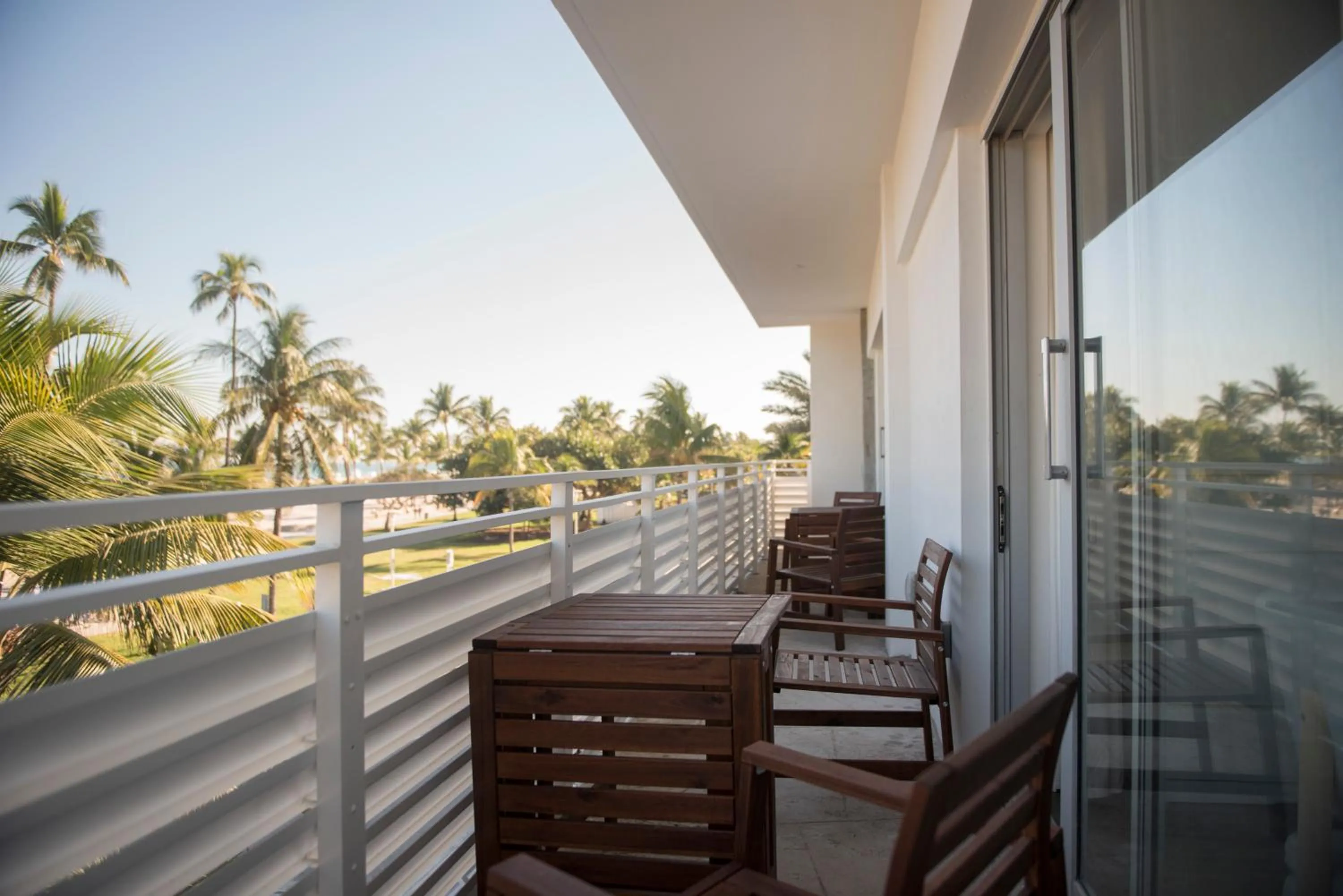 Balcony/Terrace in 12th & Ocean Suites by LuxUrban