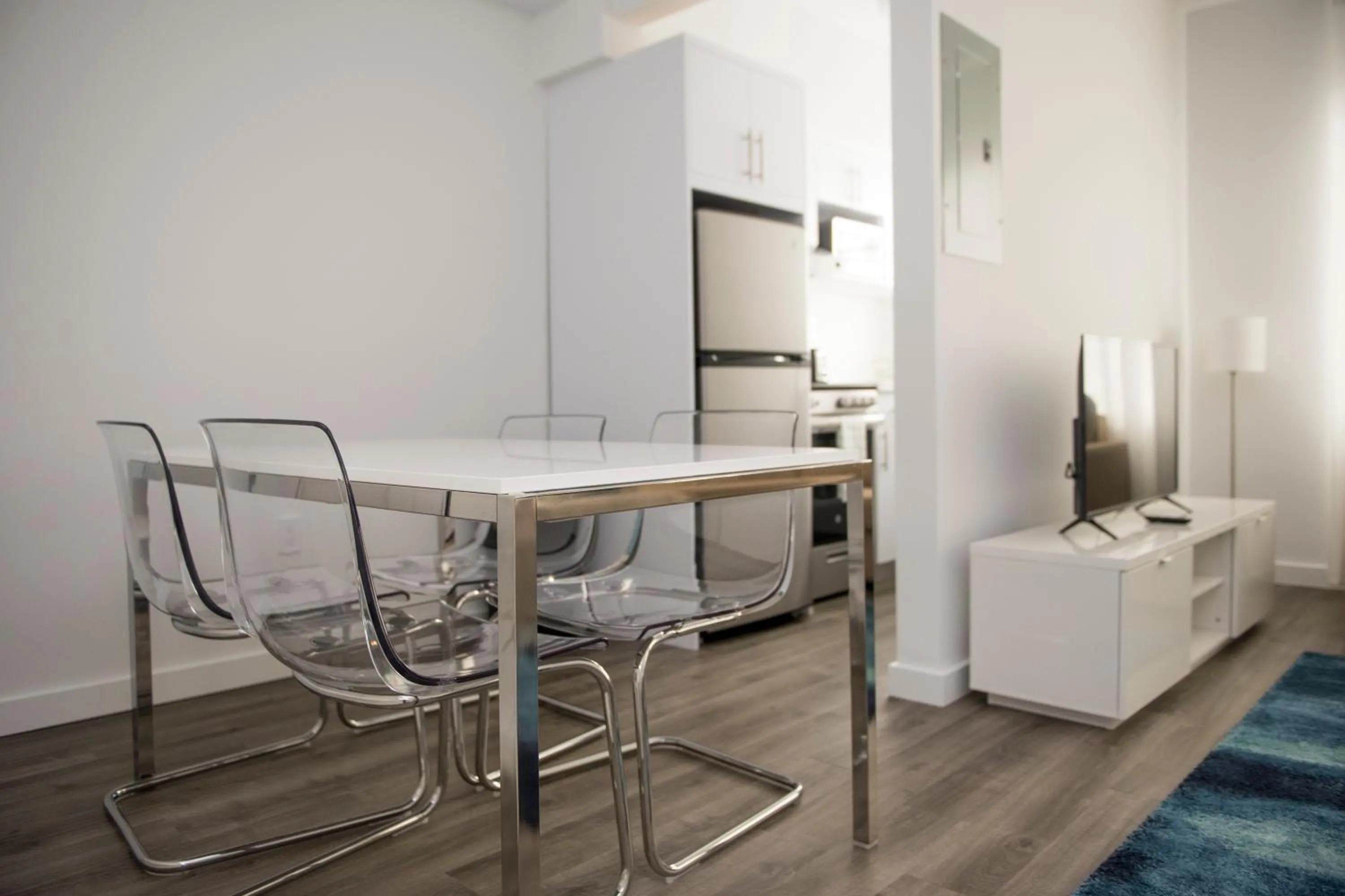 Dining Area in 12th & Ocean Suites by LuxUrban