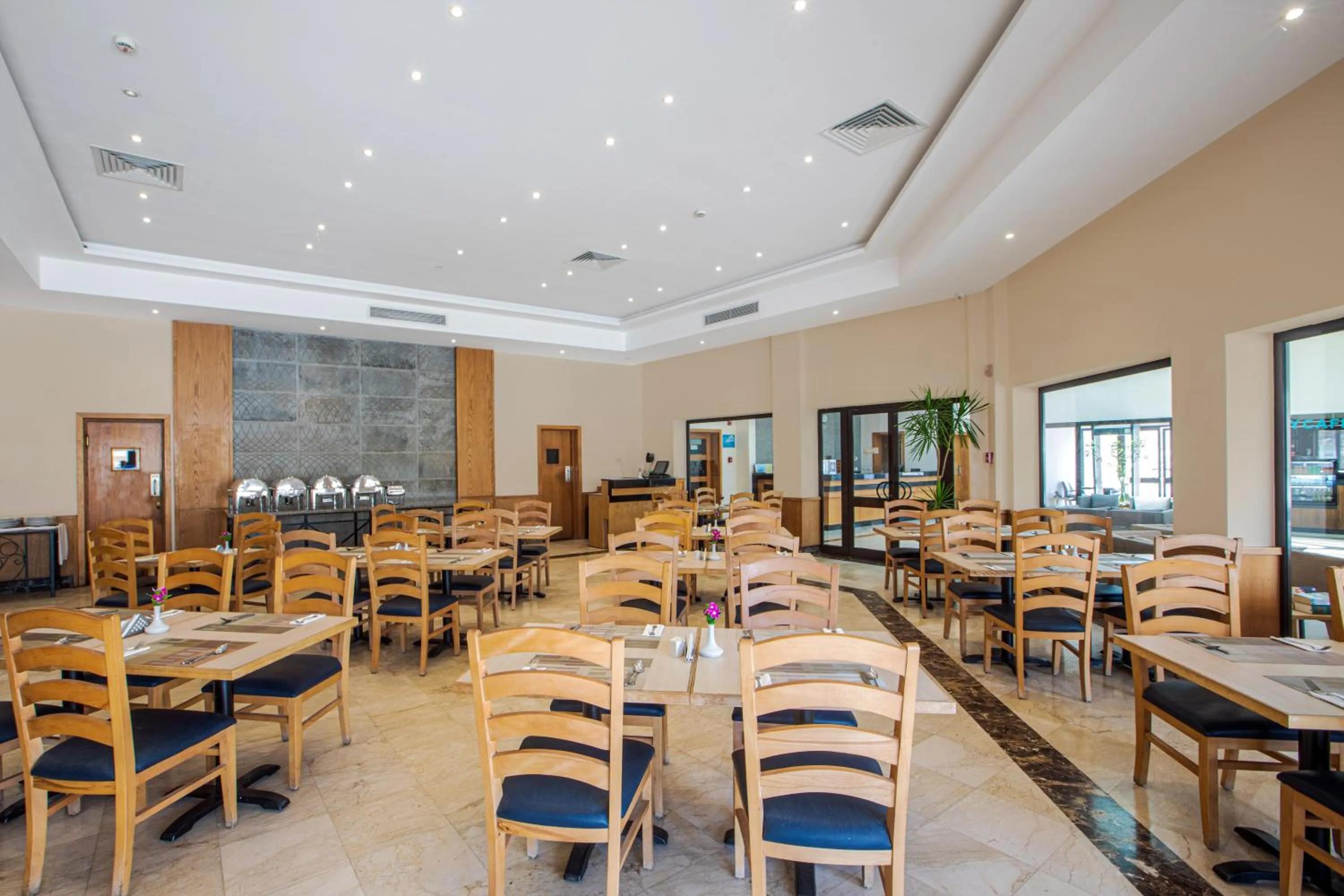 Restaurant/places to eat in Sky View Suites Hotel