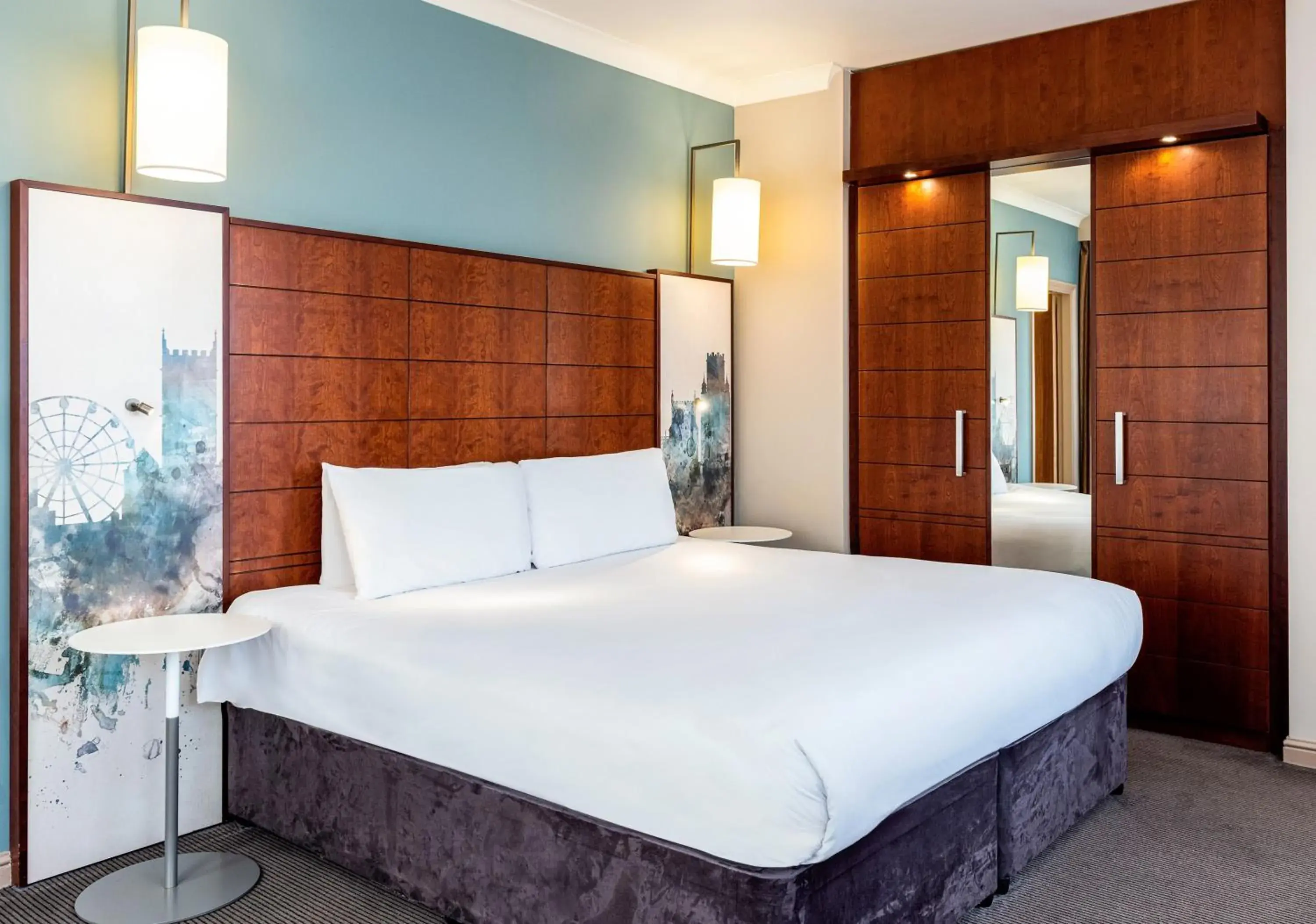 Bed in Mercure Bristol Holland House Hotel & Spa Bed in Mercure Bristol Holland House Hotel & Spa