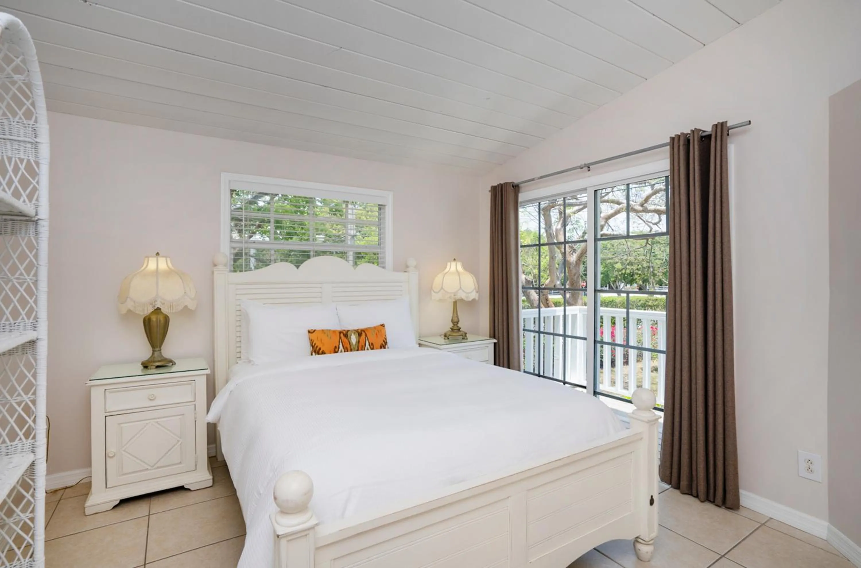 Bed in Pines & Palms Resort