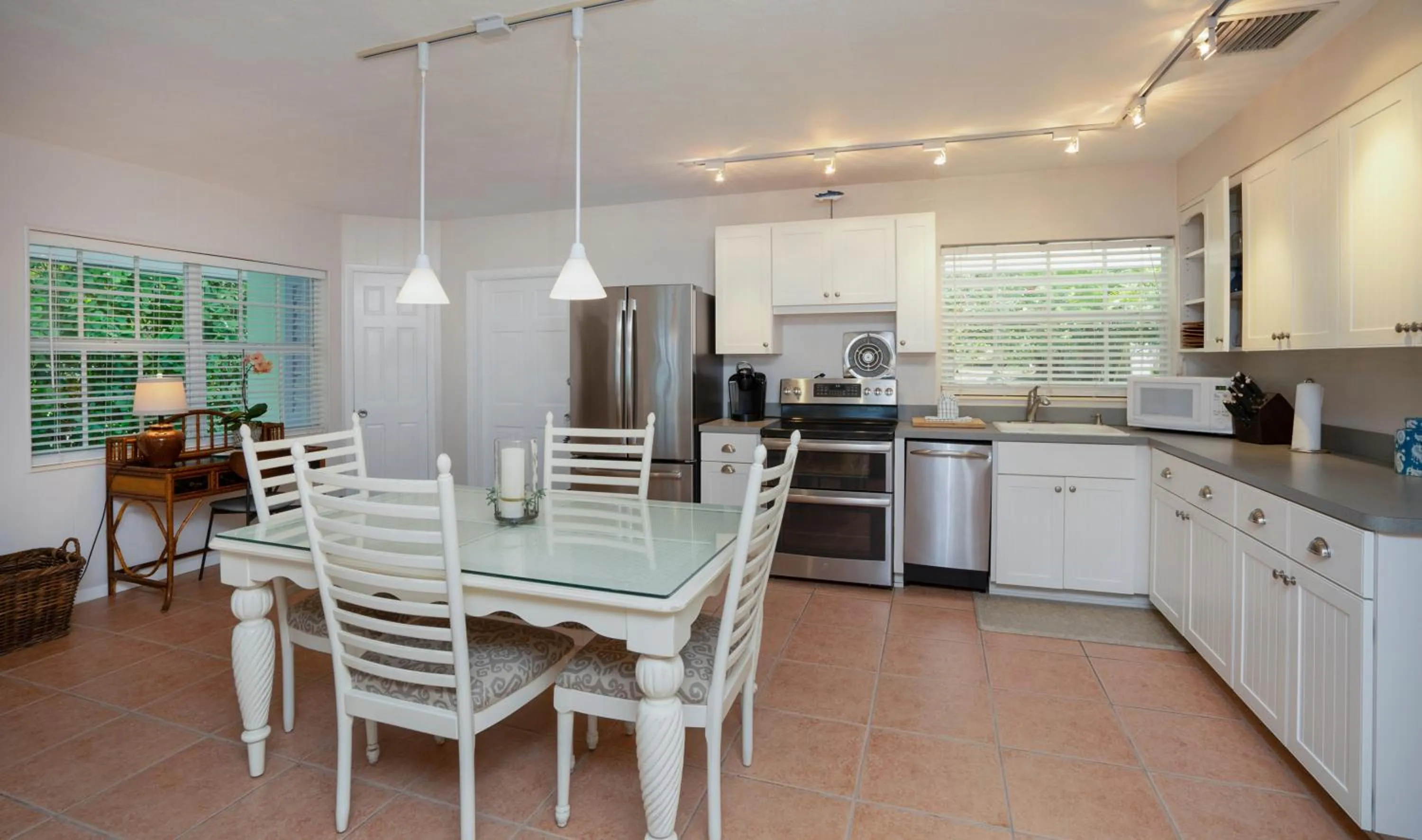 Pines & Palms Resort