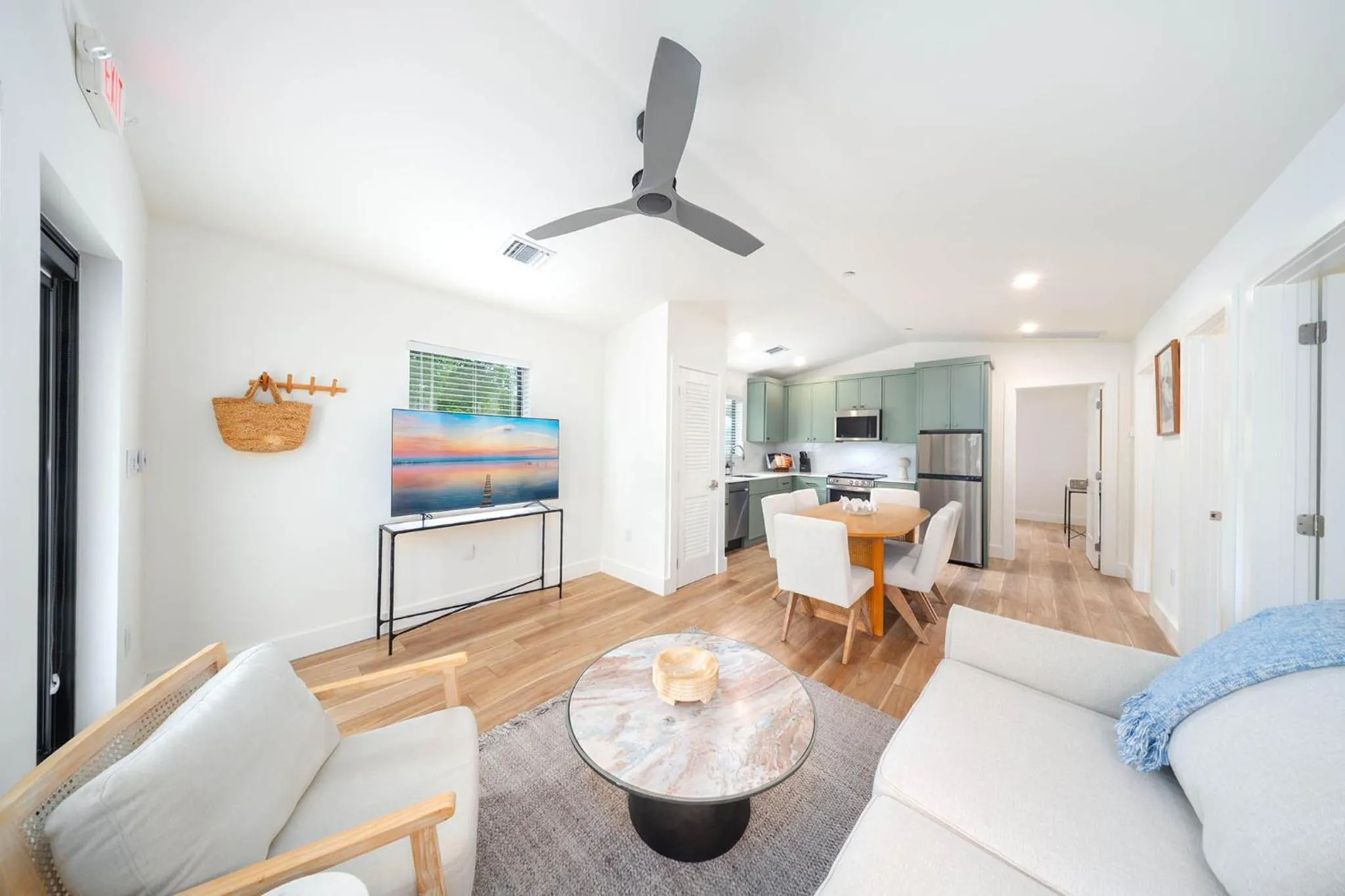 Pines & Palms Resort