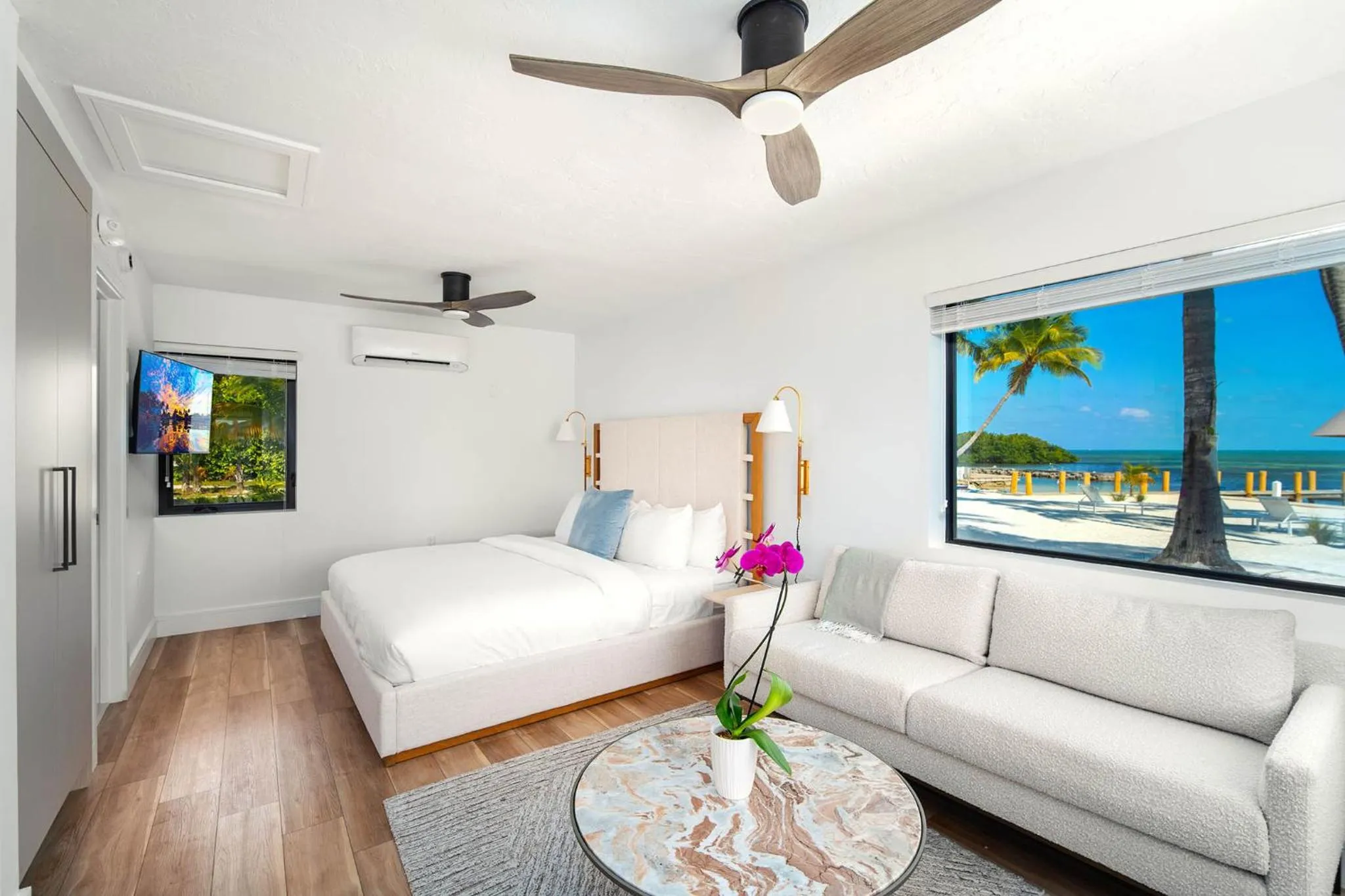 Bed in Pines & Palms Resort