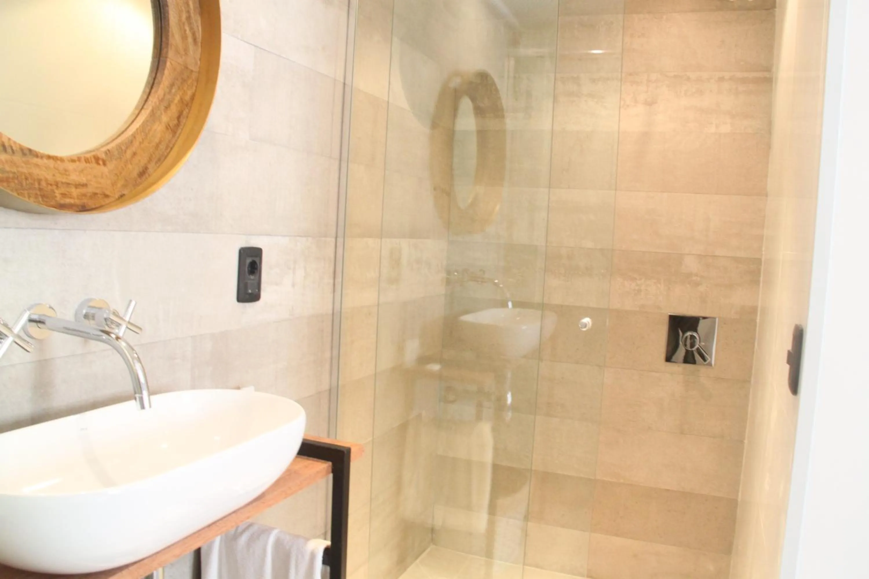 Shower in Hotel Florinda