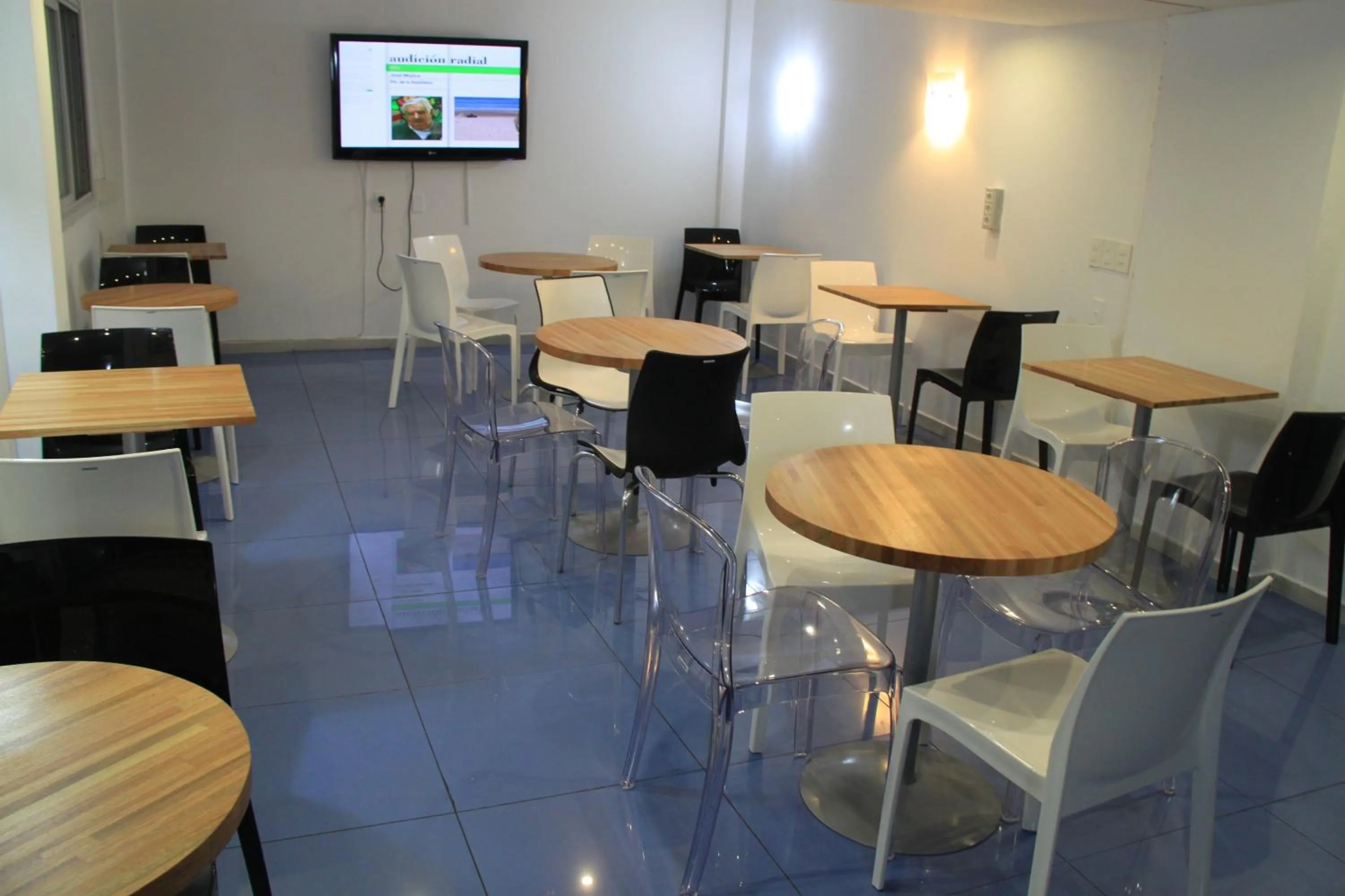 Restaurant/places to eat in Hotel Florinda