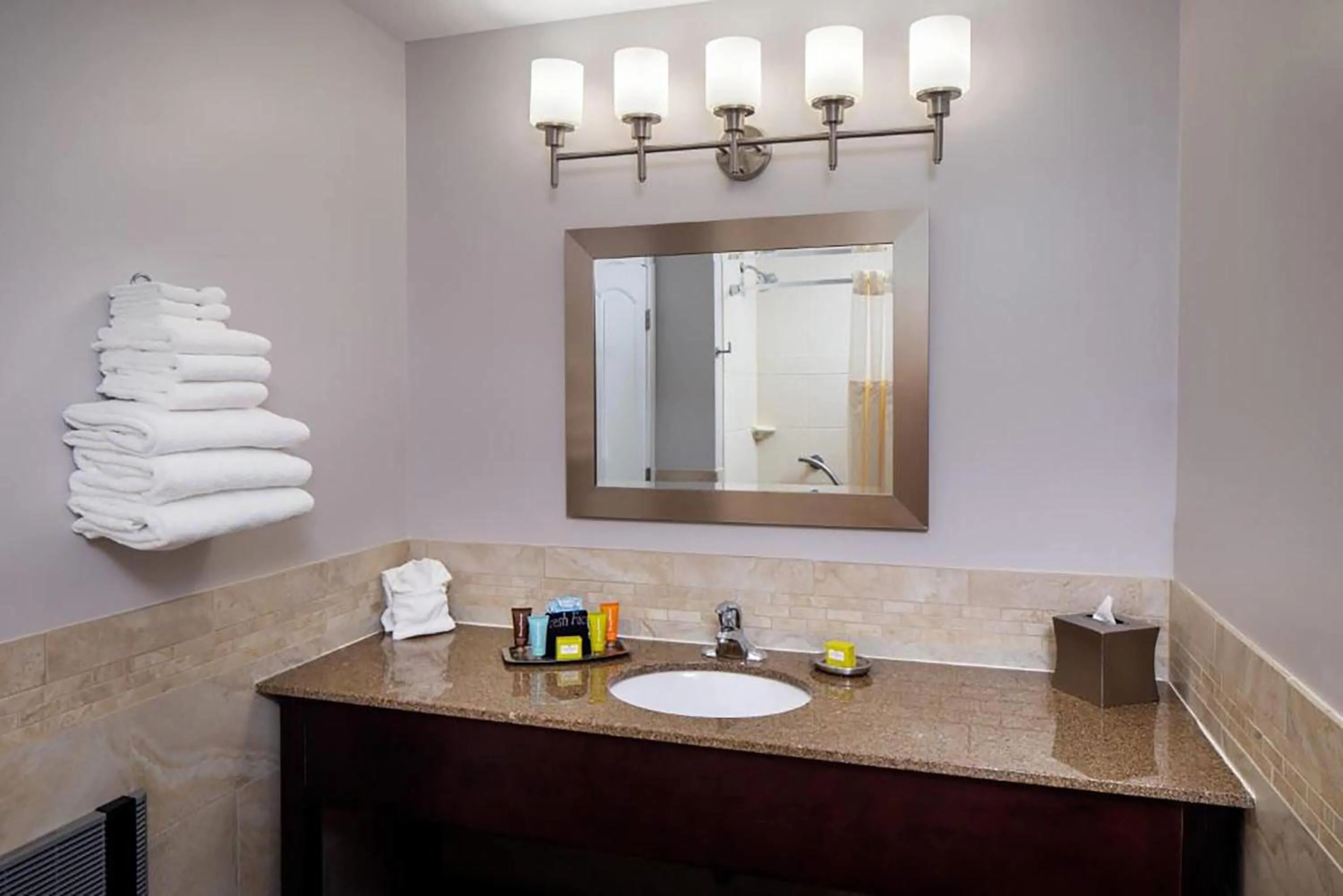 Bathroom in Golden Gables Inn Dazzler Select by Wyndham