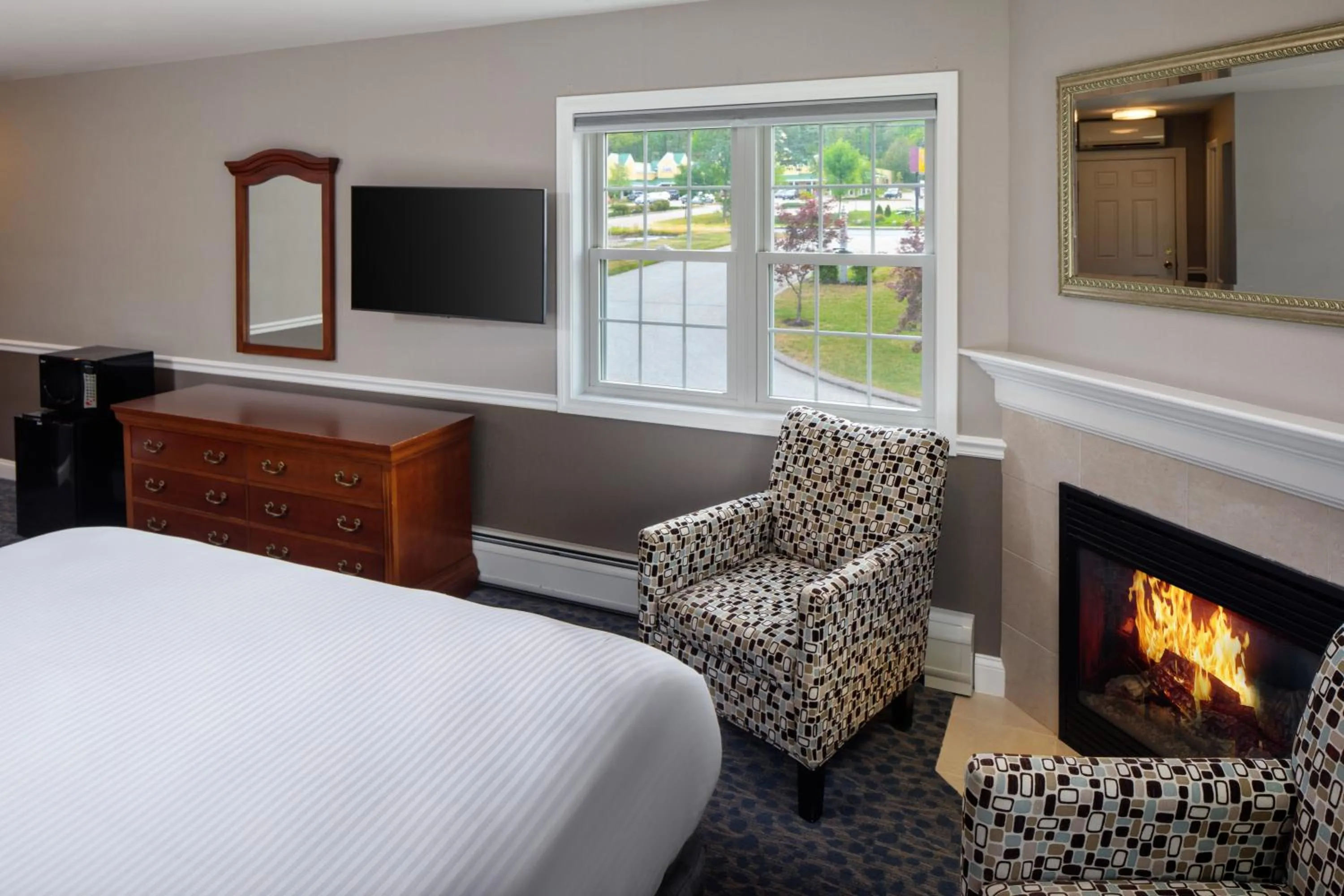 flat iron, Bed in Golden Gables Inn Dazzler Select by Wyndham