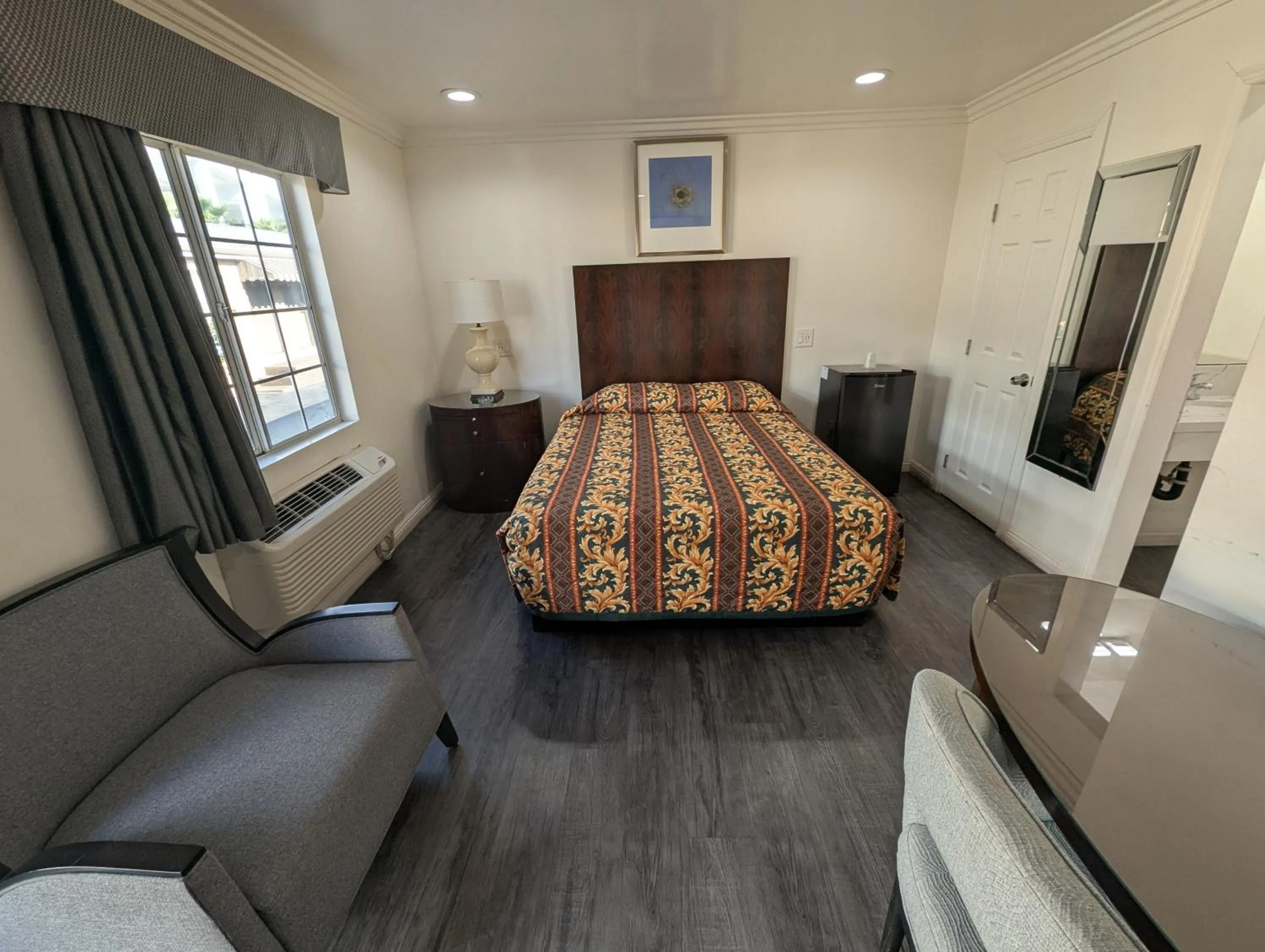 Bed in Airport Motel - Inglewood