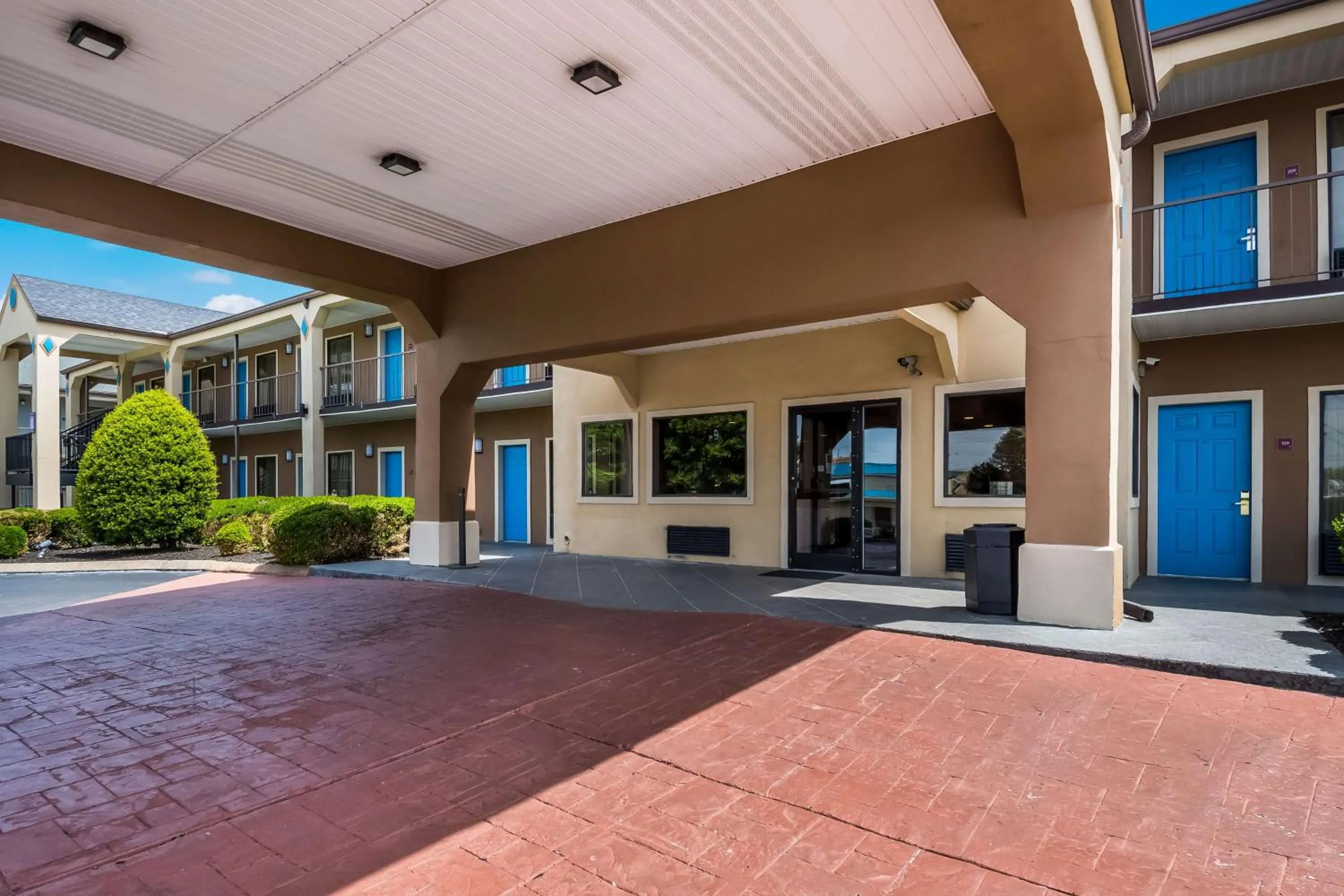 Property building in SureStay Plus Hotel by Best Western Jackson