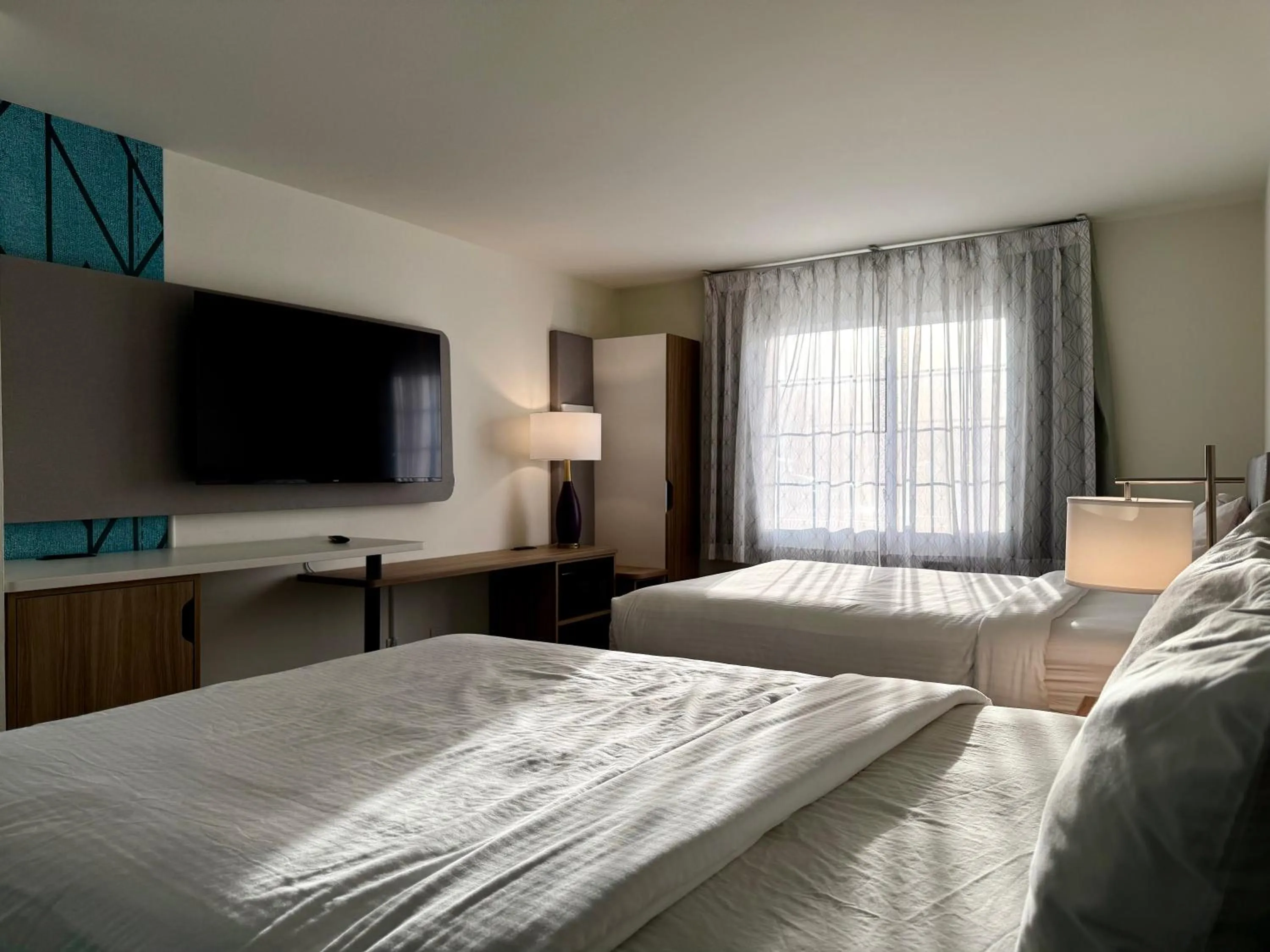 Bedroom, Bed in Super 8 by Wyndham Verona/Madison