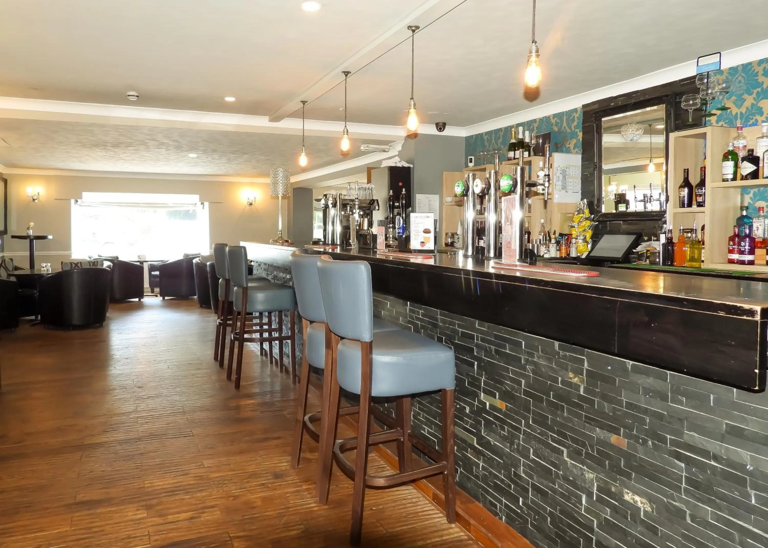 Lounge or bar in South Lawn Hotel