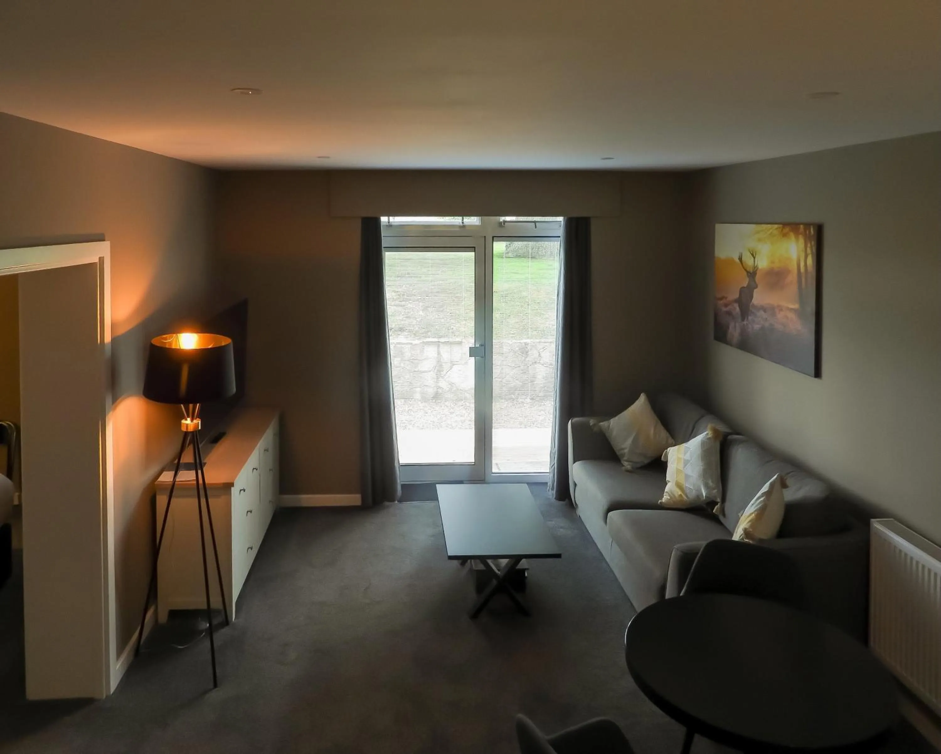 Seating area in South Lawn Hotel