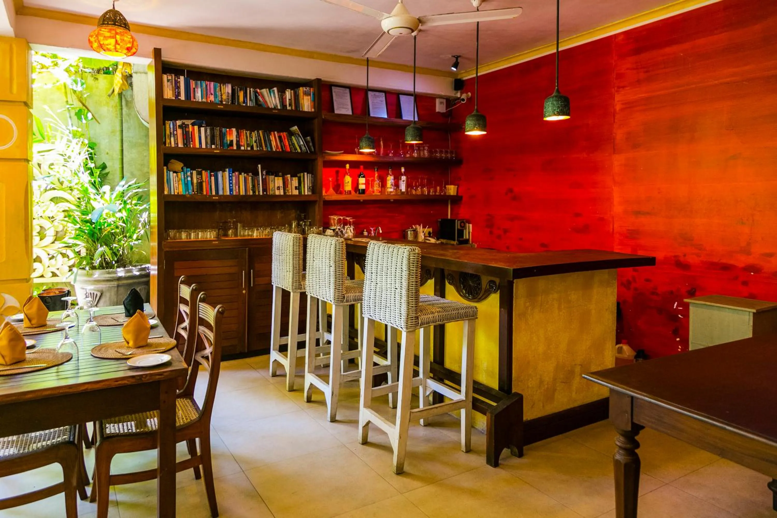 Lounge or bar in Thambapanni Retreat
