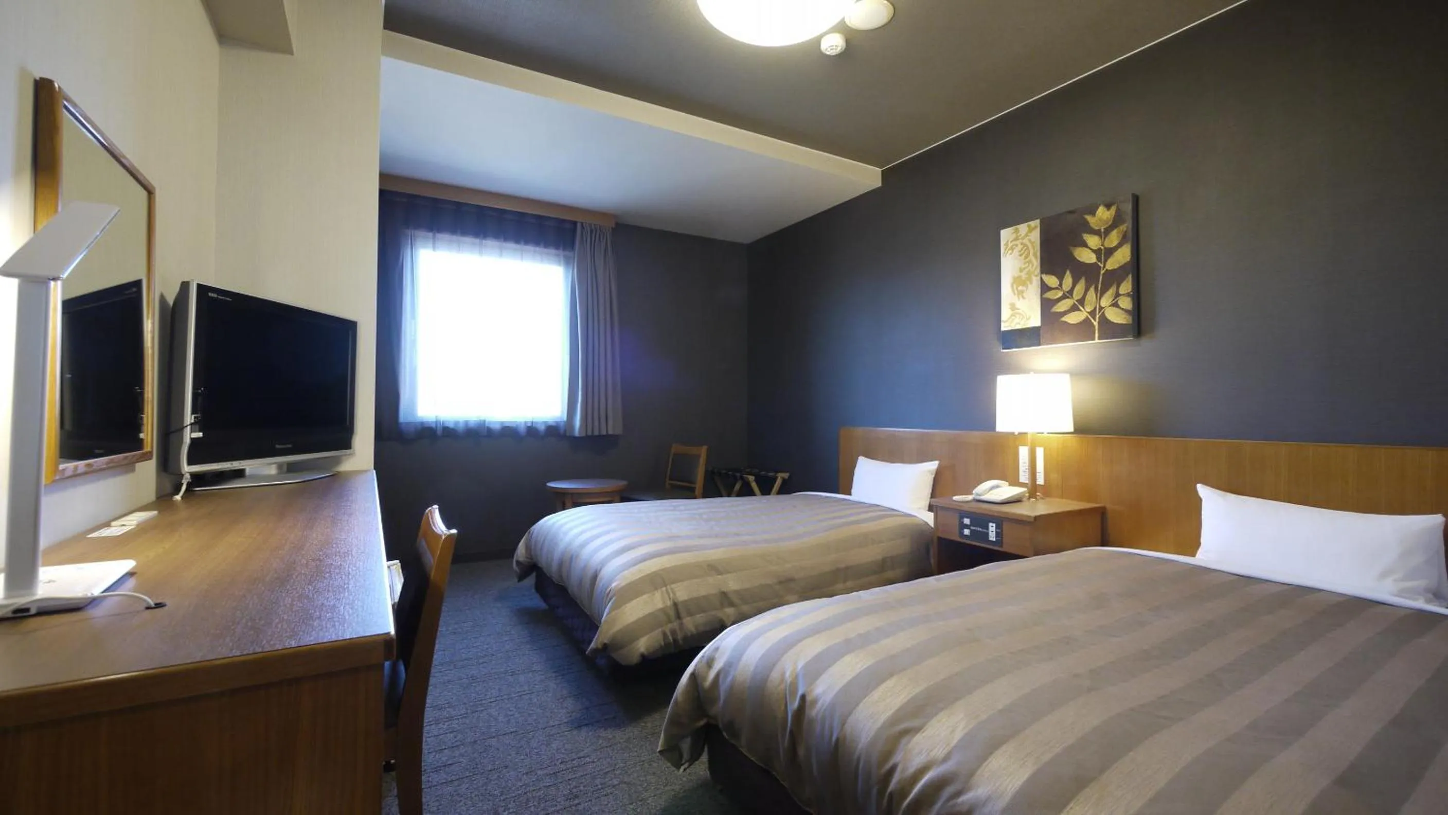 Photo of the whole room, Bed in Hotel Route-Inn Shin Gotemba Inter -Kokudo 246 gou-