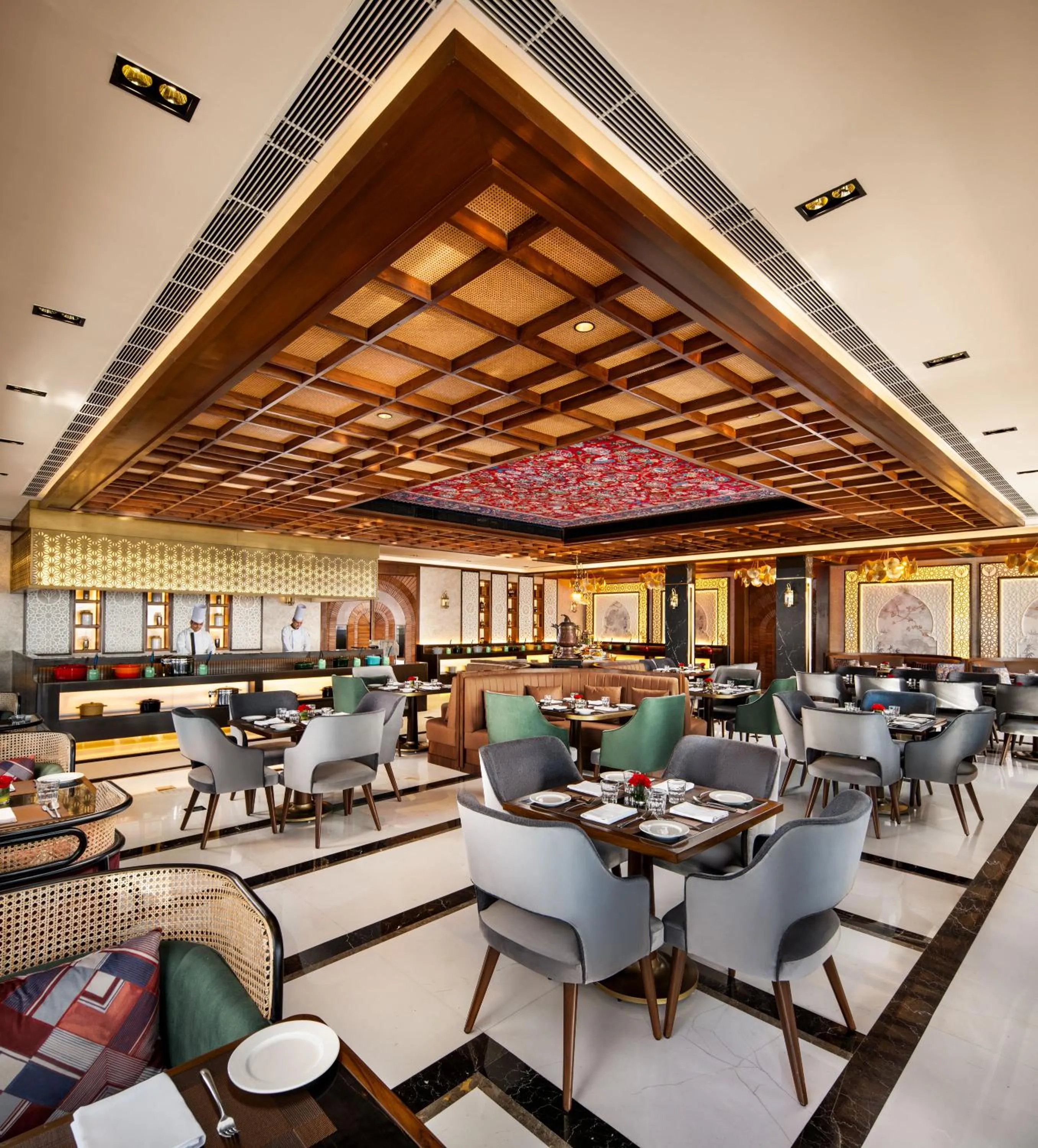 Restaurant/places to eat in Taj Dal View Srinagar