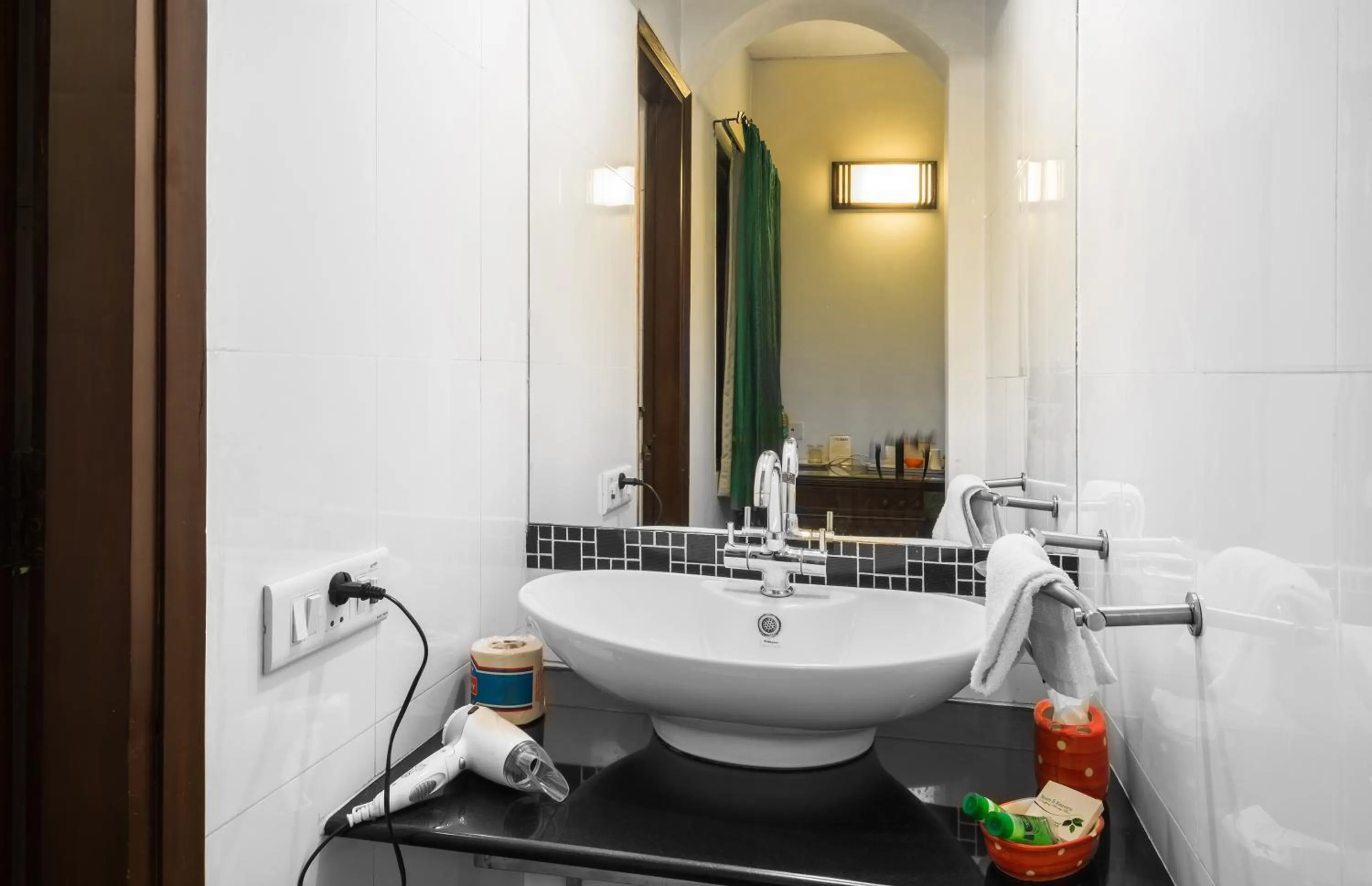 Bathroom in Home@F37 Kailash Colony Metro