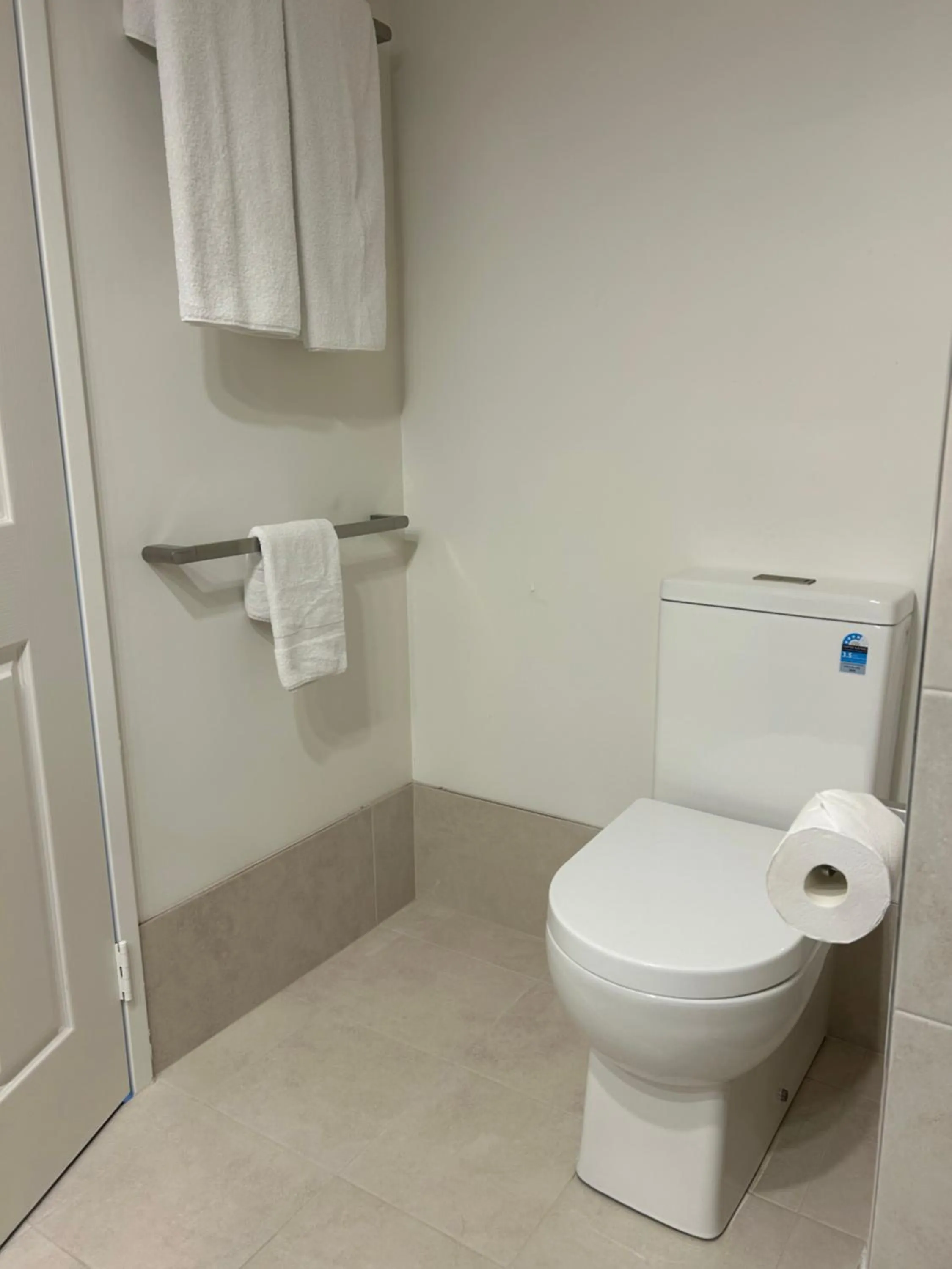 Toilet in Bella Mare Coolangatta Beachside Apartments