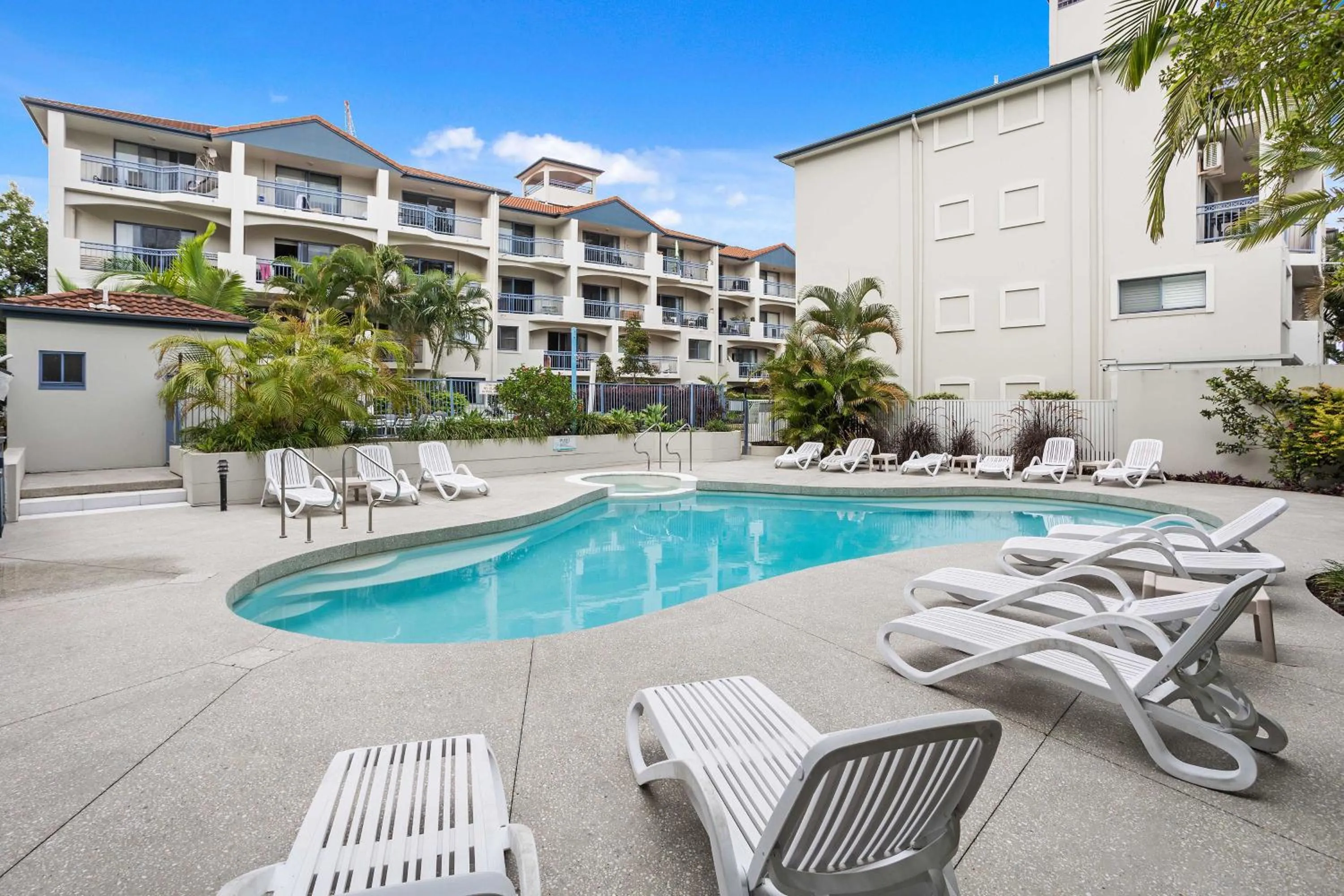 Property building in Bella Mare Coolangatta Beachside Apartments