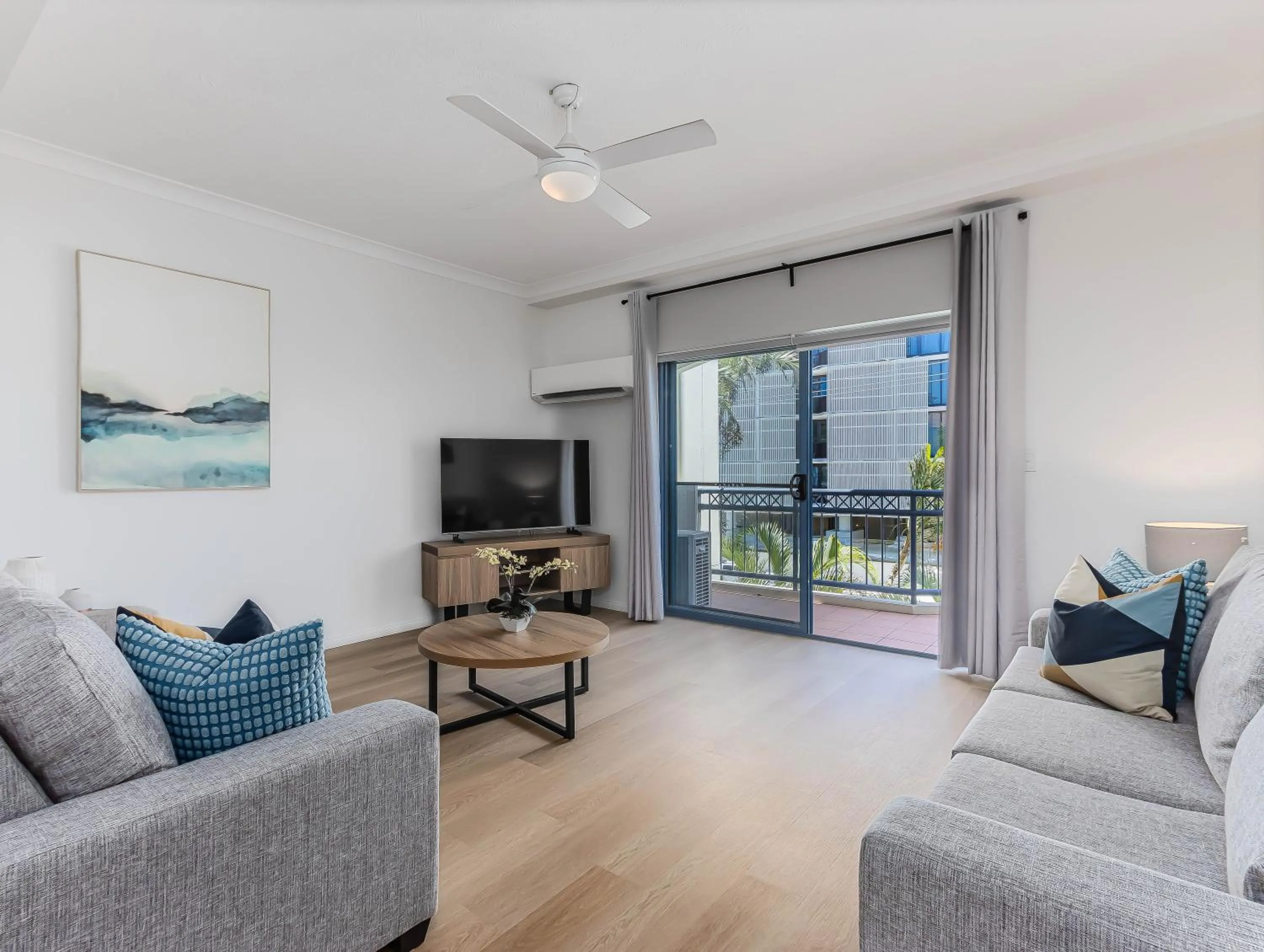 TV and multimedia in Bella Mare Coolangatta Beachside Apartments