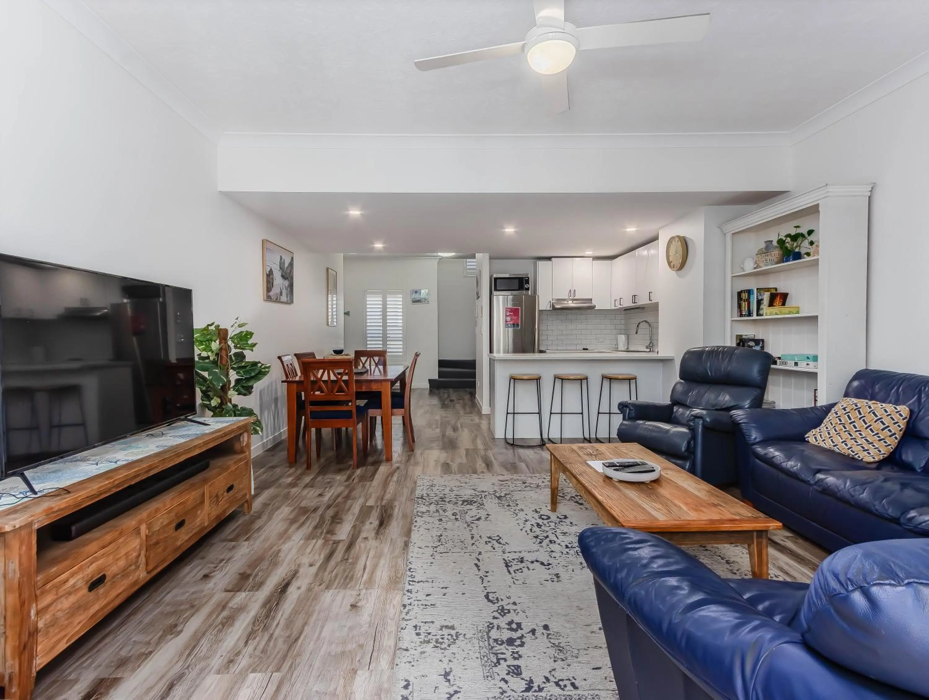 TV and multimedia in Bella Mare Coolangatta Beachside Apartments