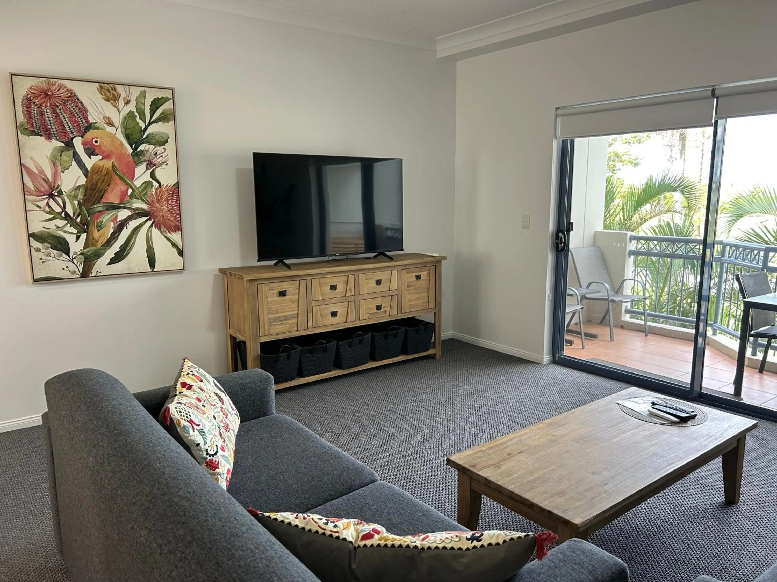TV and multimedia in Bella Mare Coolangatta Beachside Apartments