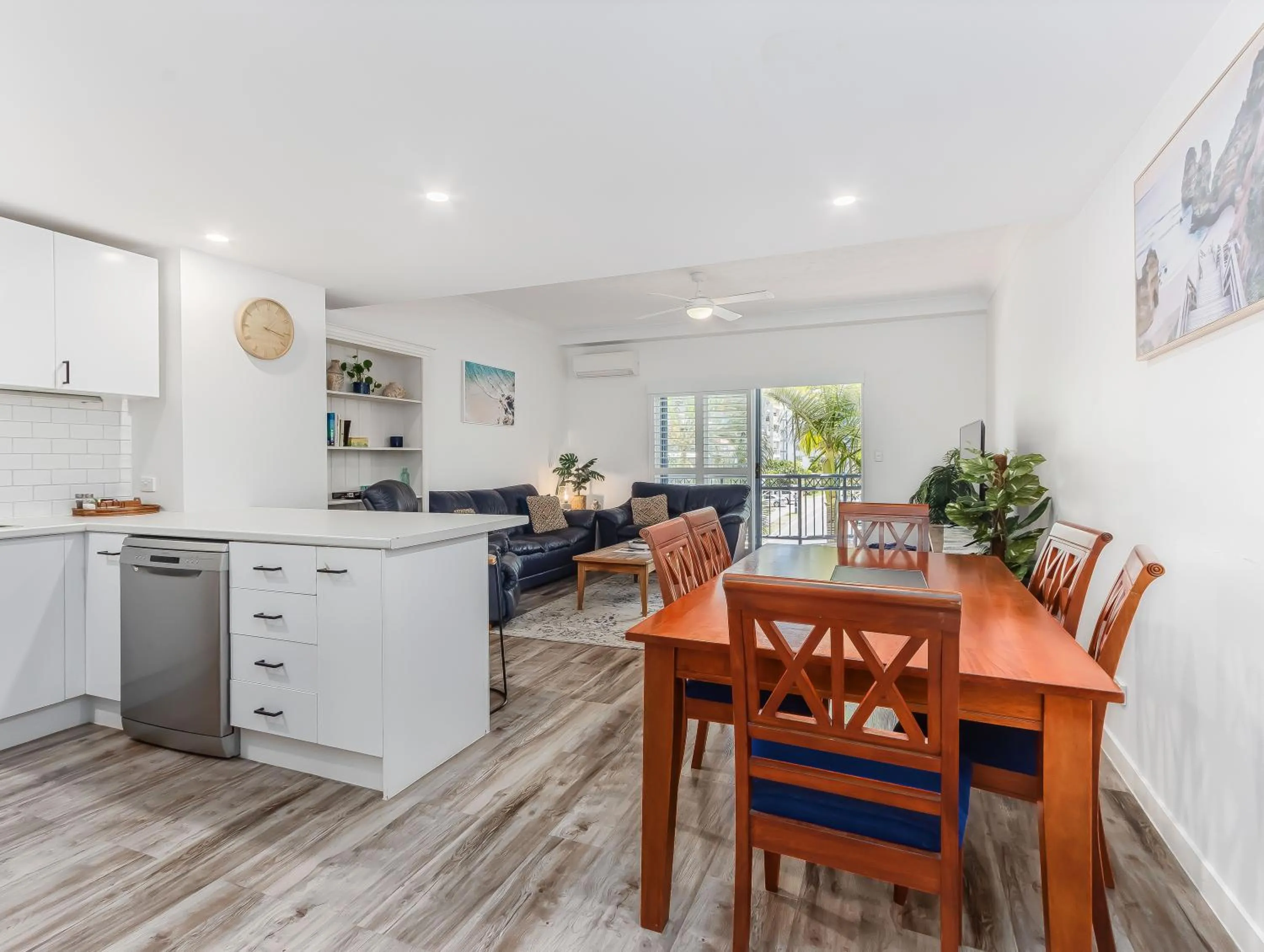 Kitchen or kitchenette in Bella Mare Coolangatta Beachside Apartments