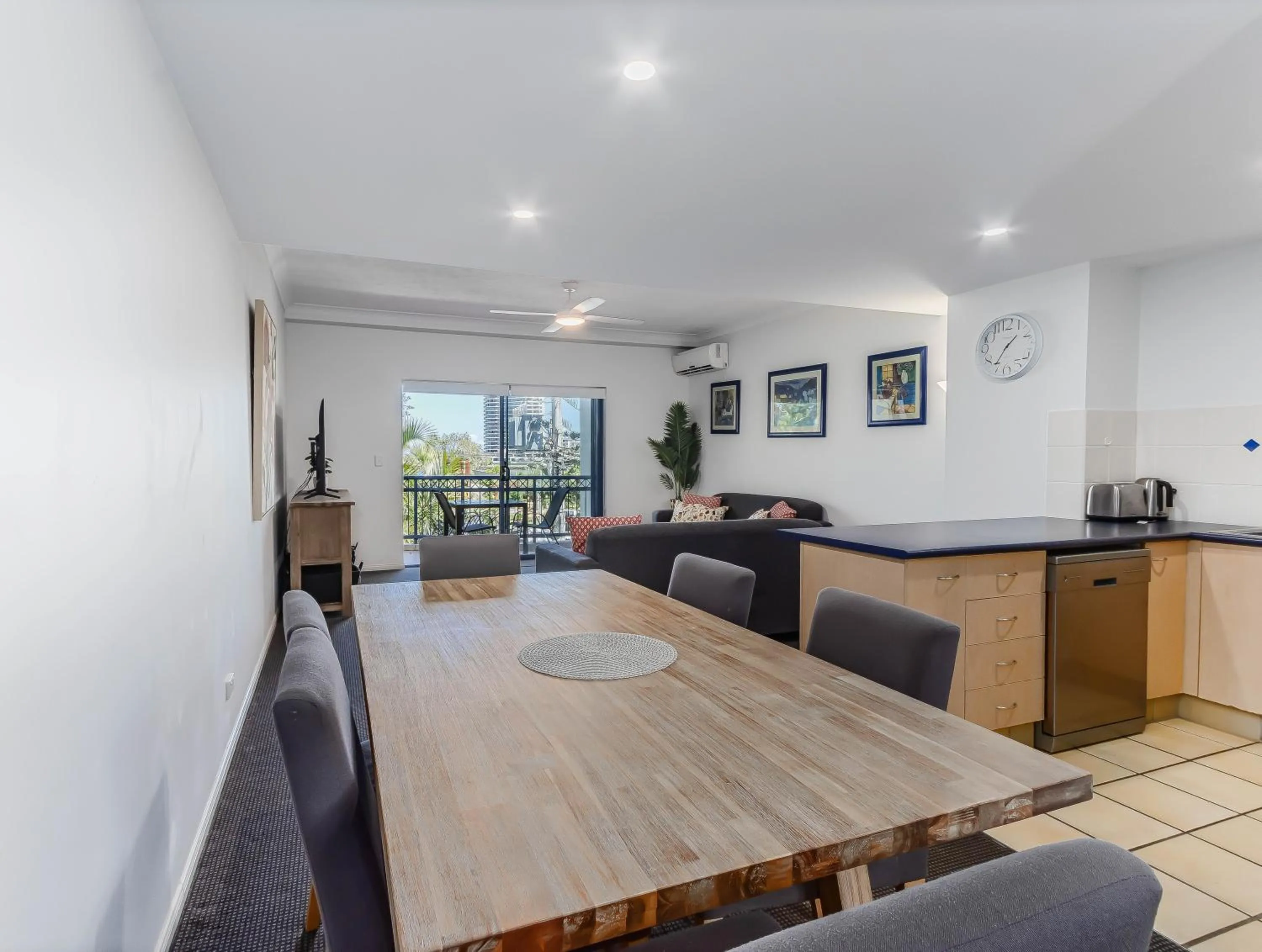 Kitchen or kitchenette in Bella Mare Coolangatta Beachside Apartments