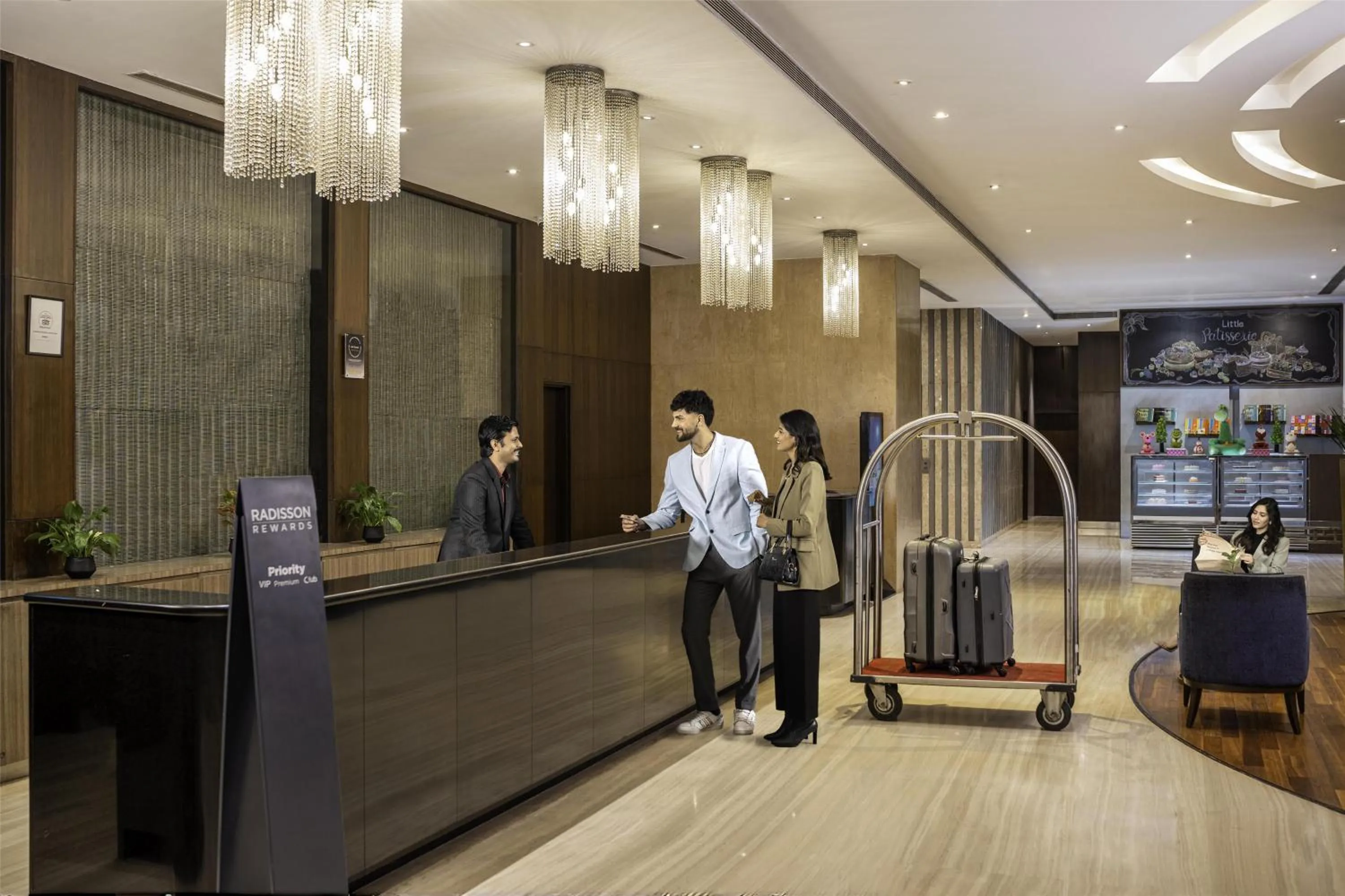 Lobby or reception in Radisson Gurugram Udyog Vihar