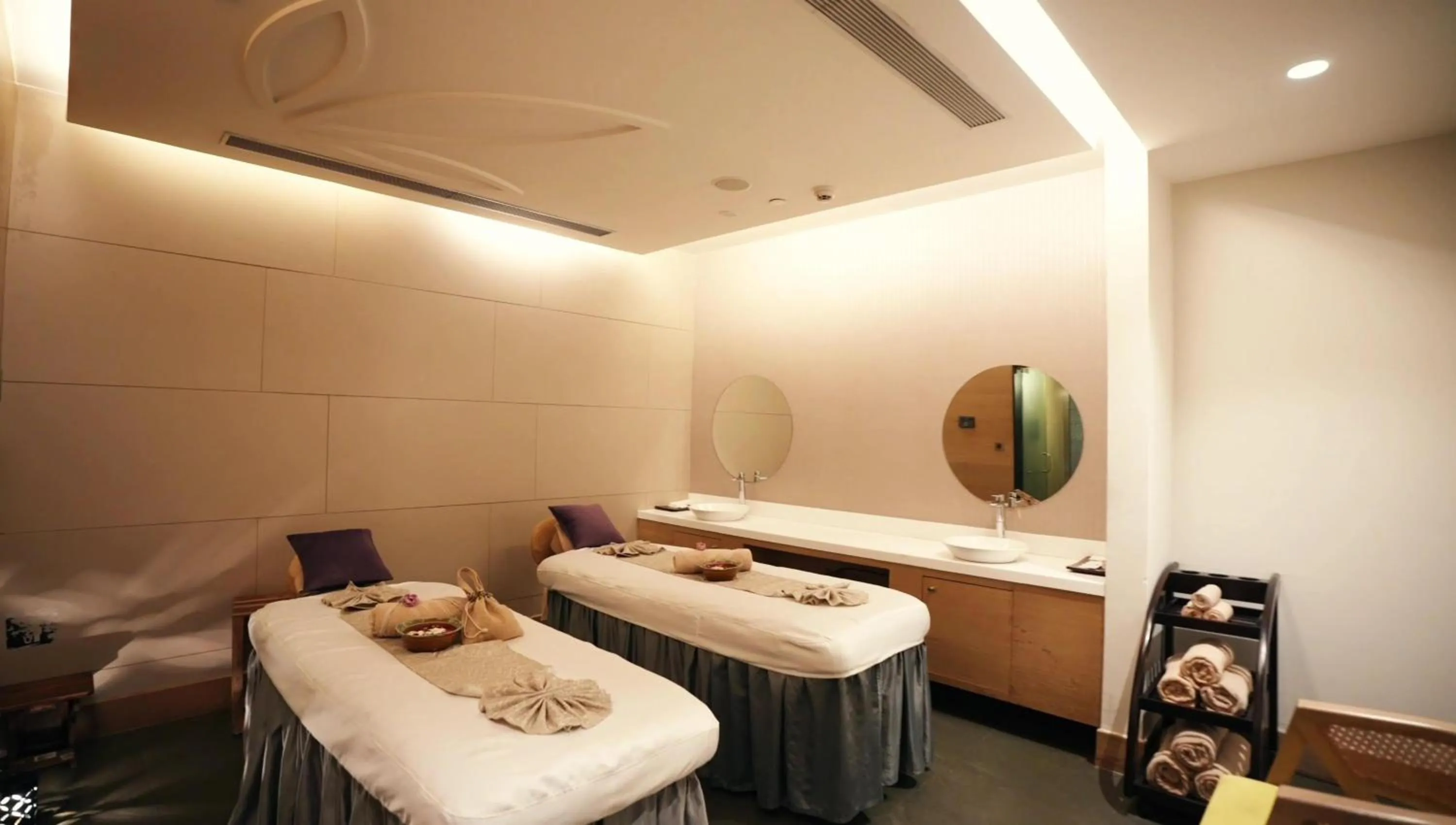 Spa and wellness centre/facilities in Radisson Gurugram Udyog Vihar