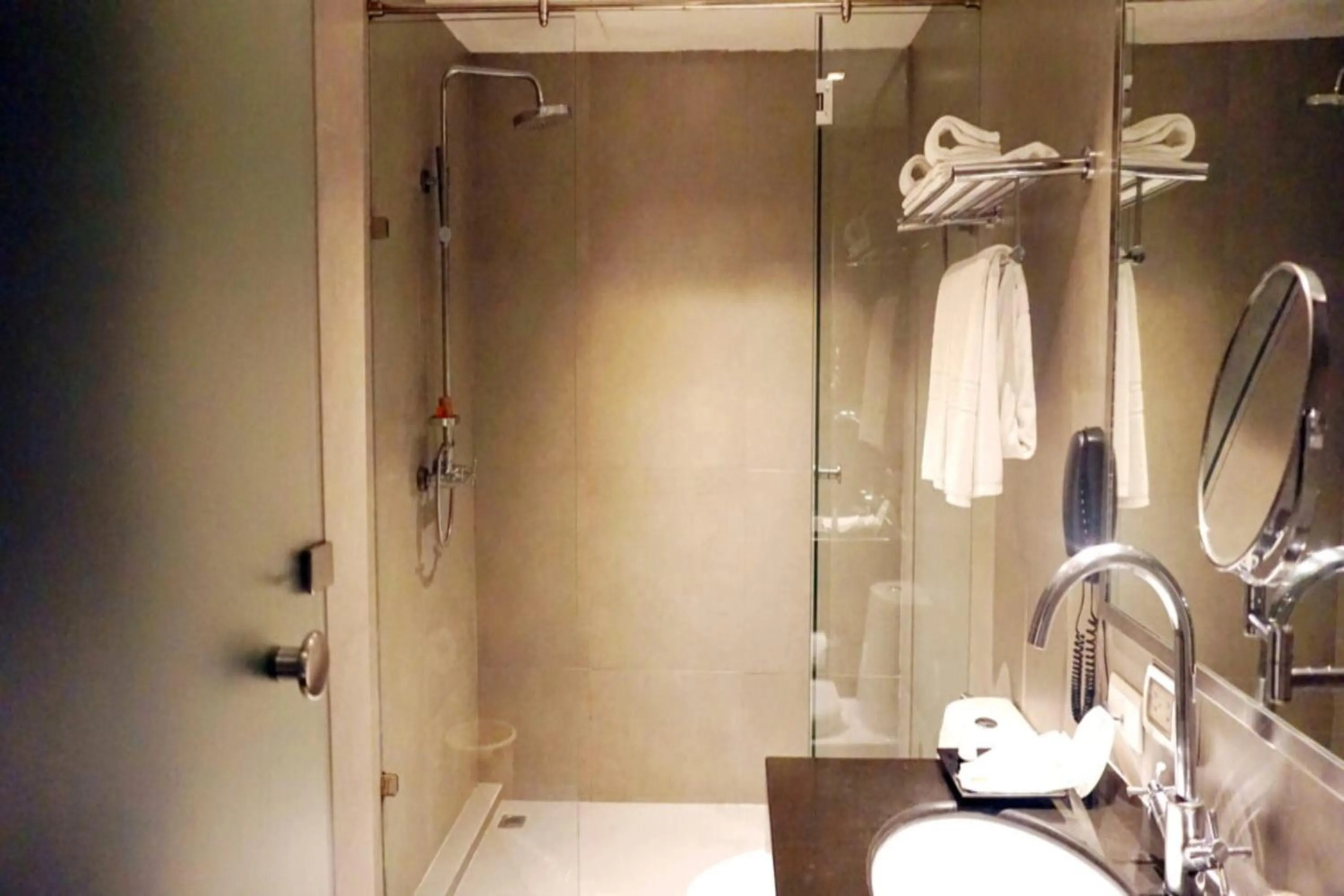 Bathroom in S33 Compact Sukhumvit Hotel