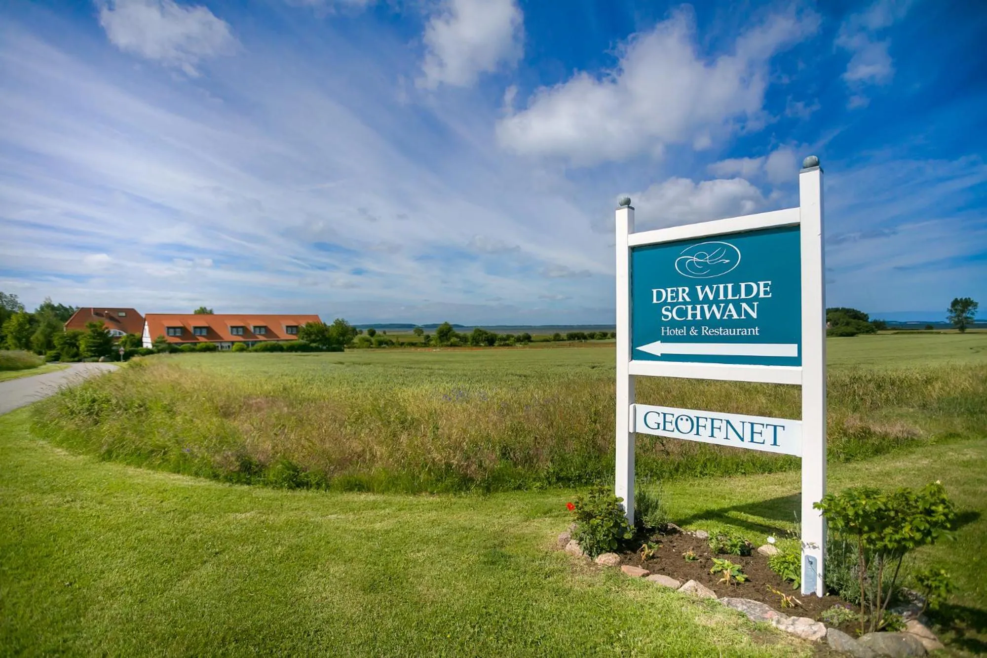 Facade/entrance in H.W.S. Hotel Der Wilde Schwan
