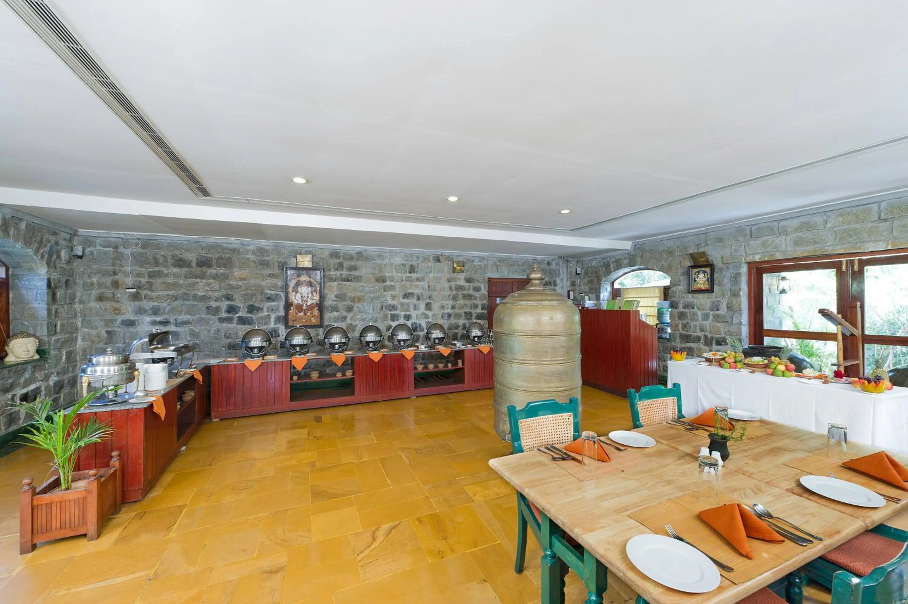 Restaurant/places to eat in Halez Sparsa Thiruvannamalai