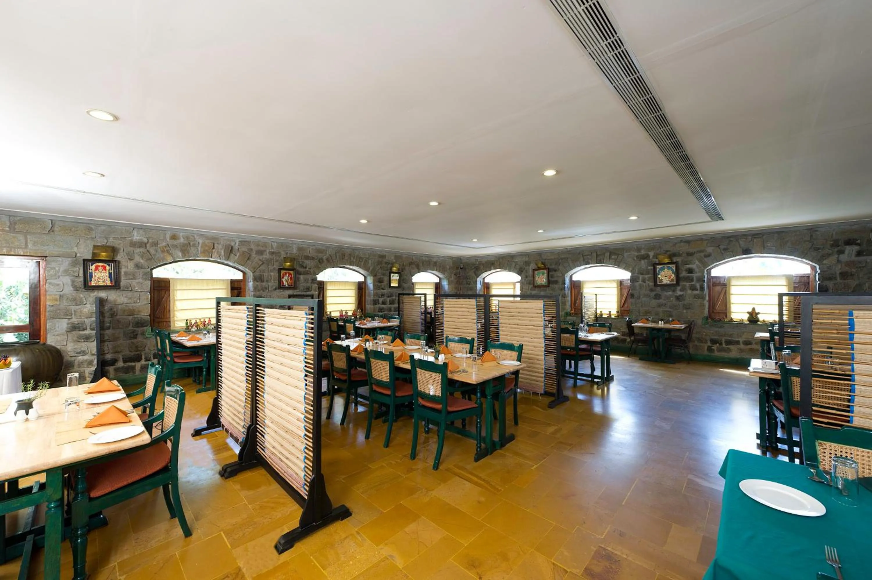 Restaurant/places to eat in Halez Sparsa Thiruvannamalai