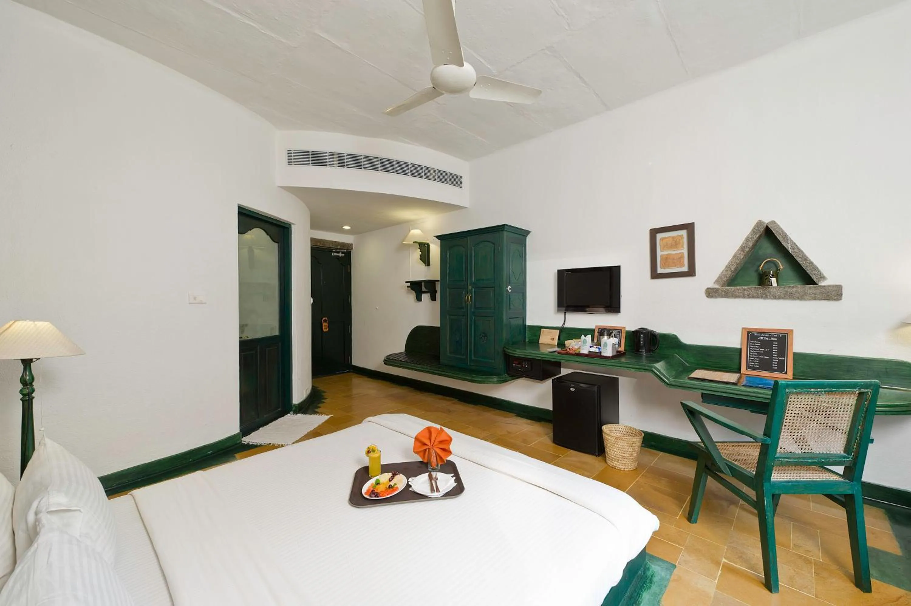 Photo of the whole room, Bed in Halez Sparsa Thiruvannamalai