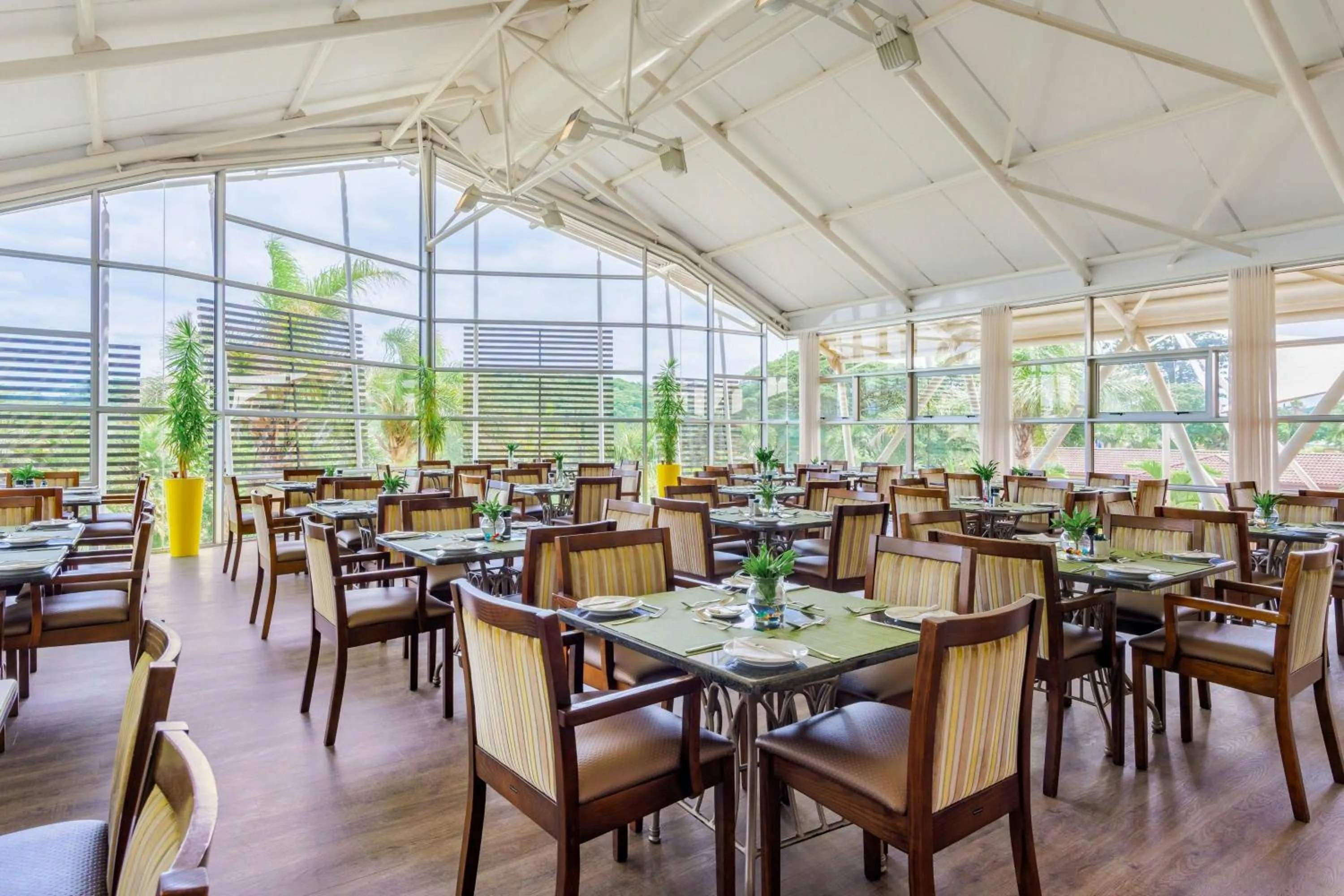 Restaurant/places to eat in Protea Hotel by Marriott Karridene Beach