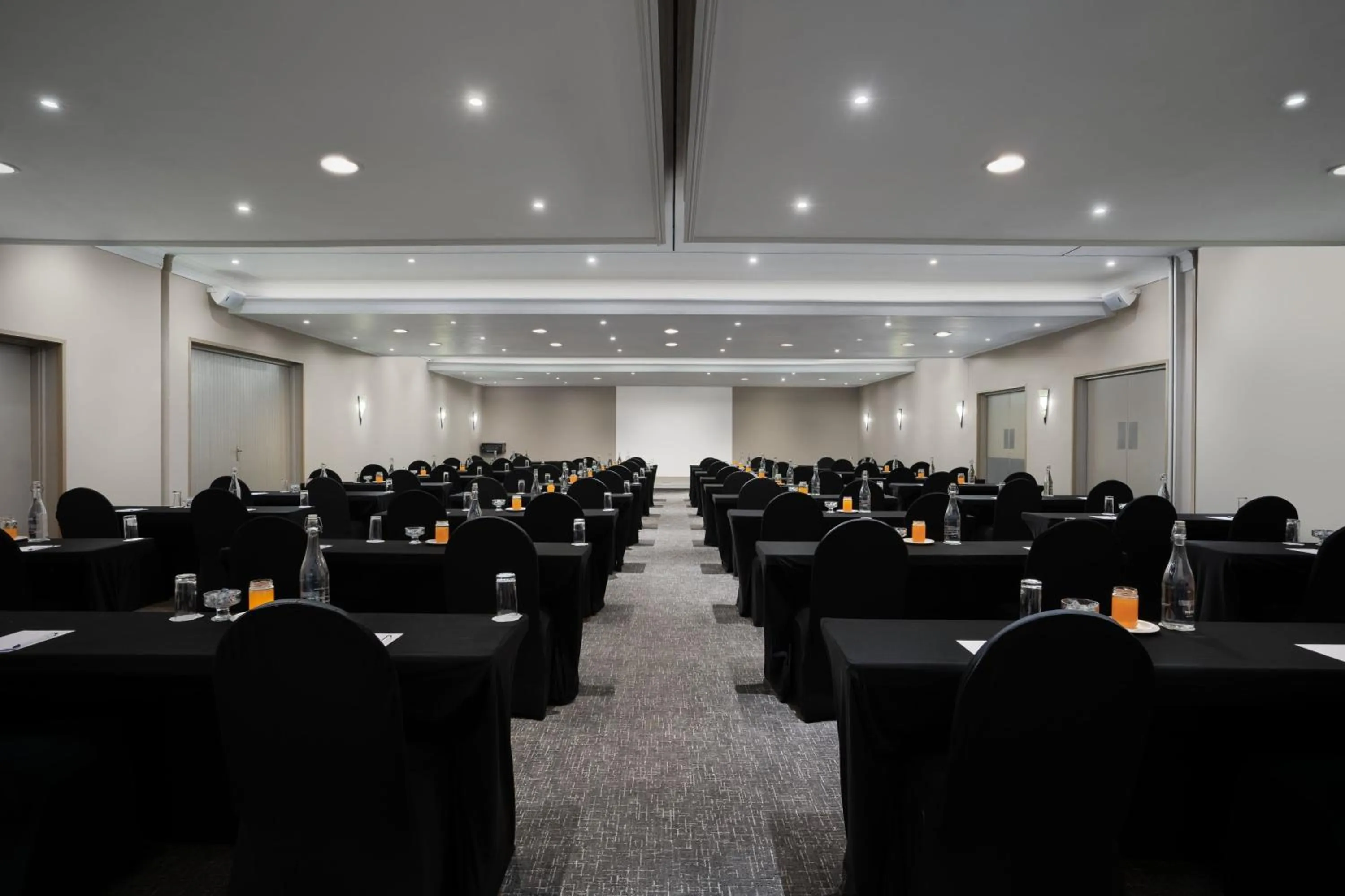 Meeting/conference room in Protea Hotel by Marriott Karridene Beach