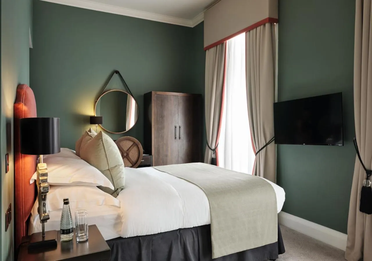 Bedroom, Bed in Montagu Place Hotel