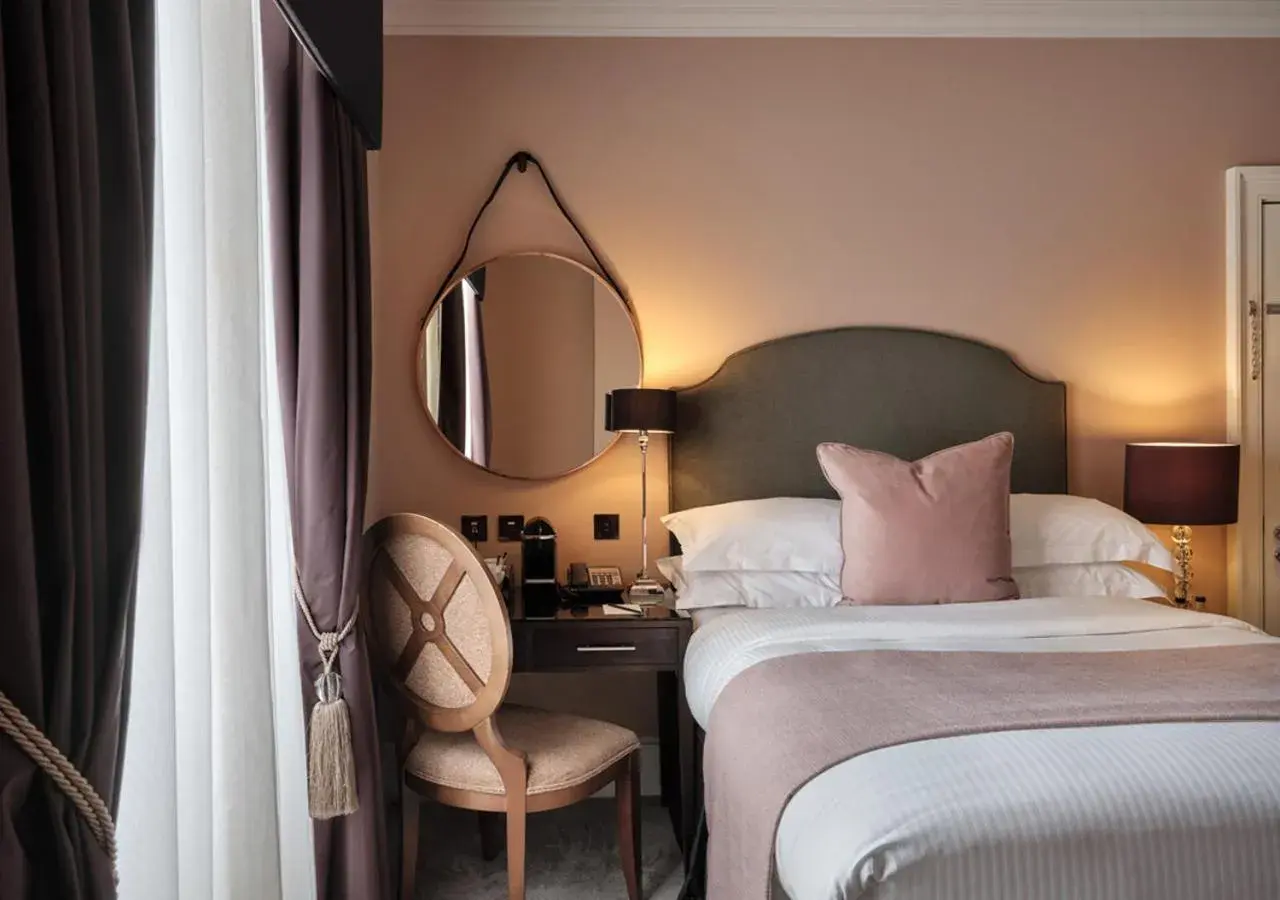 Comfy Room in Montagu Place Hotel Comfy Room in Montagu Place Hotel