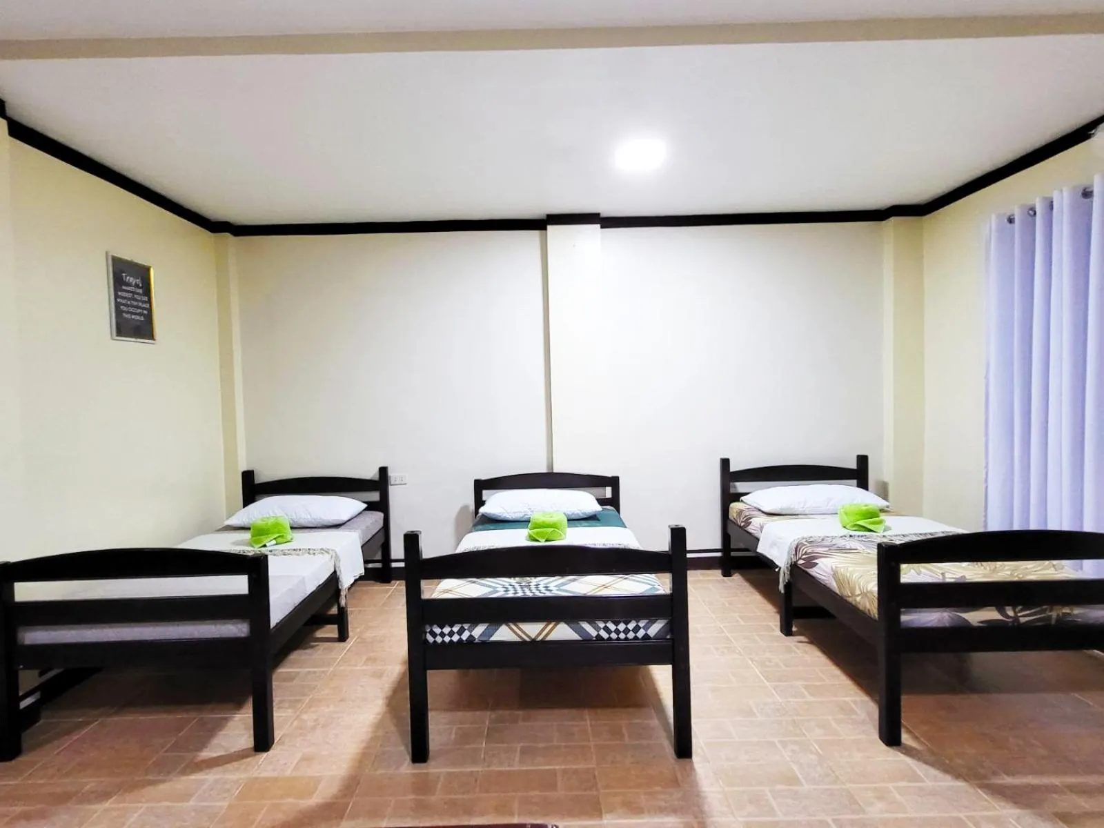 Bed in B&J Guesthouse and Tours